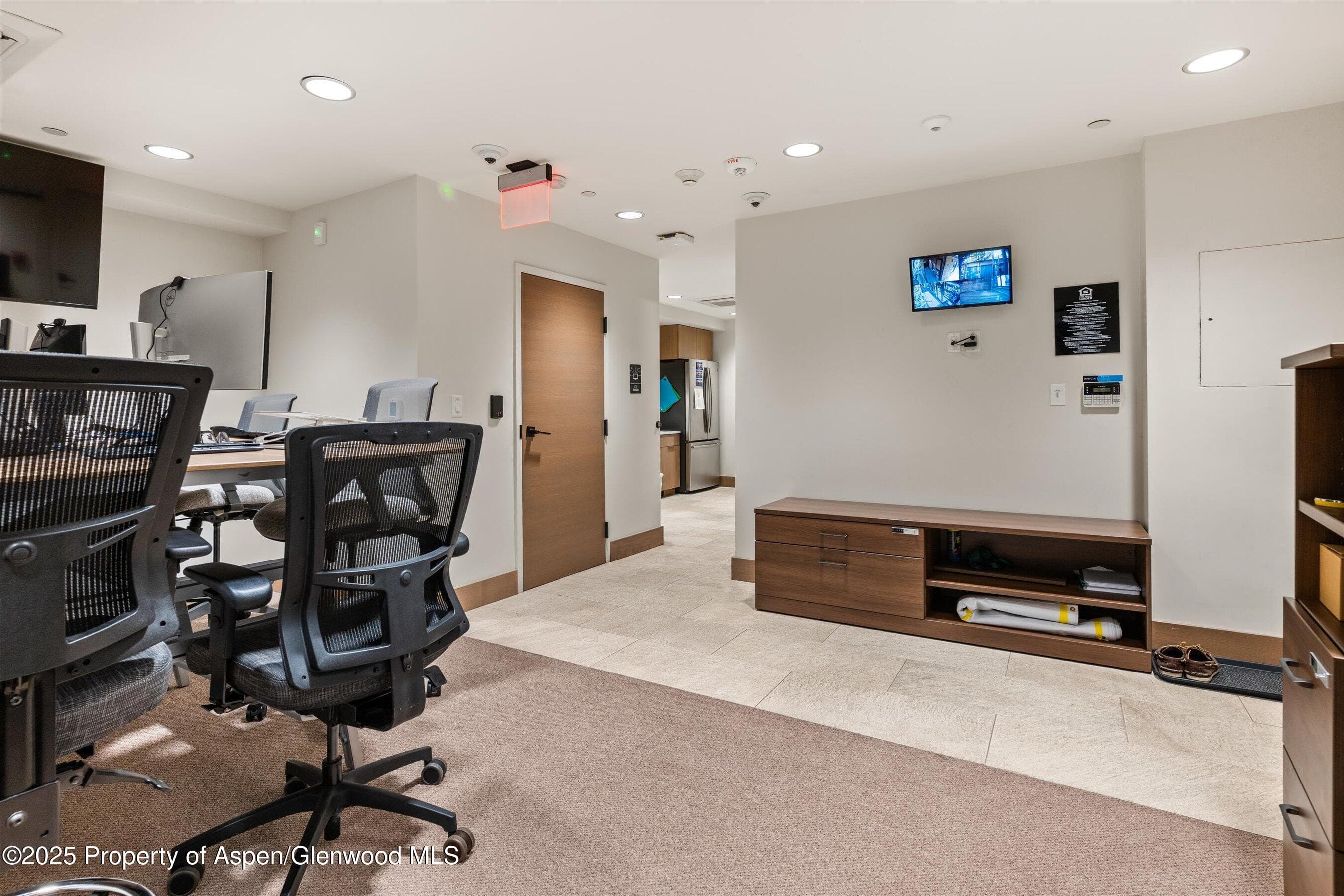 122 W Main Street, Aspen, CO 81611 - Photo 23