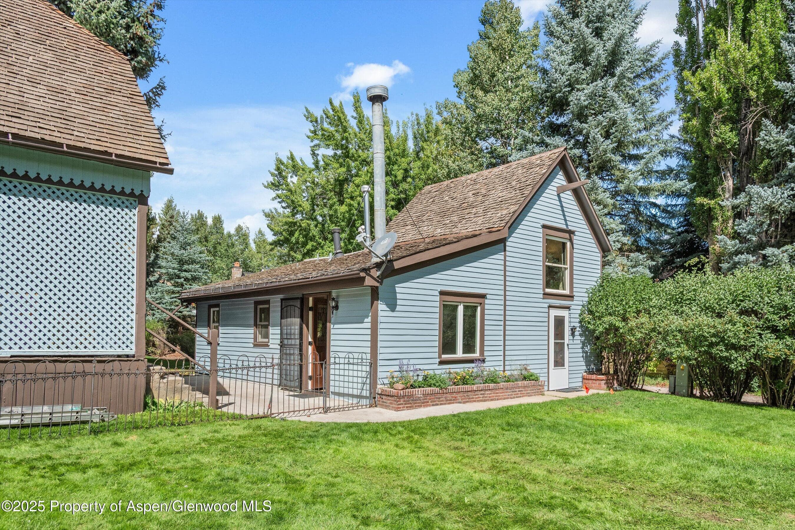 500 W Francis Street Carriage House, Aspen, CO 81611 - Photo 2