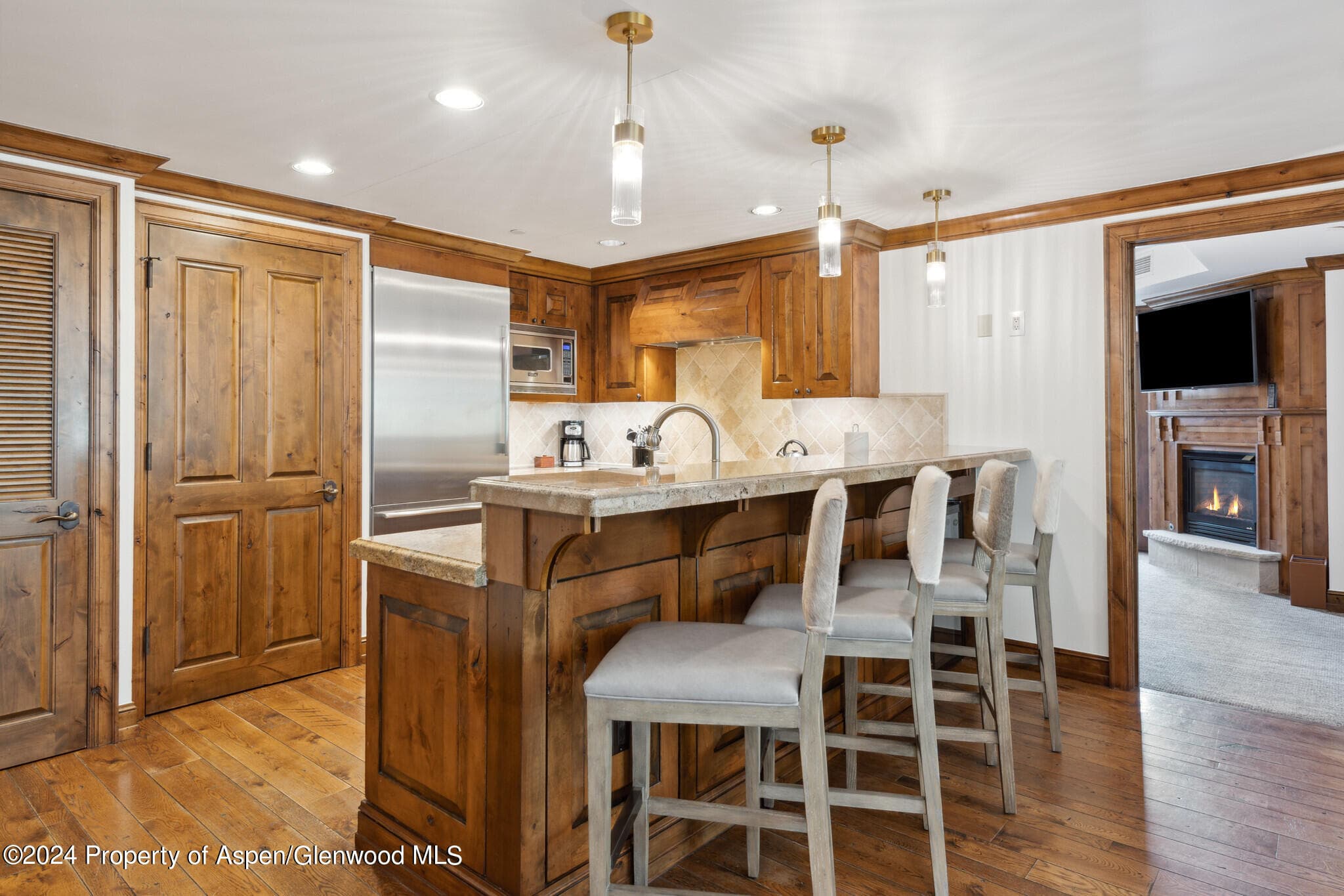 415 E Dean St, Unit 17, Weeks 5&6 Street, Aspen, CO 81611 - Photo 8