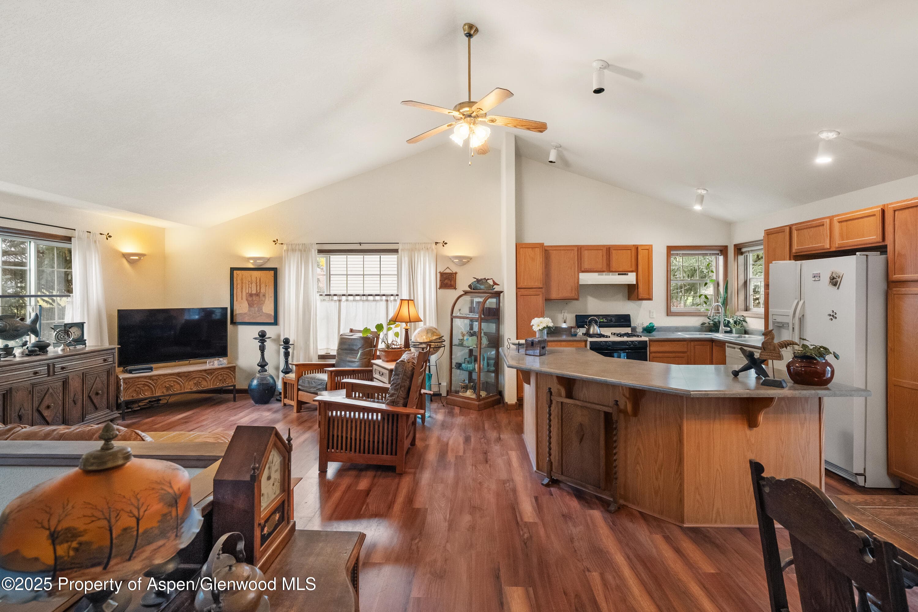 310 Mesquite Court, New Castle, CO 81647 - Photo 5