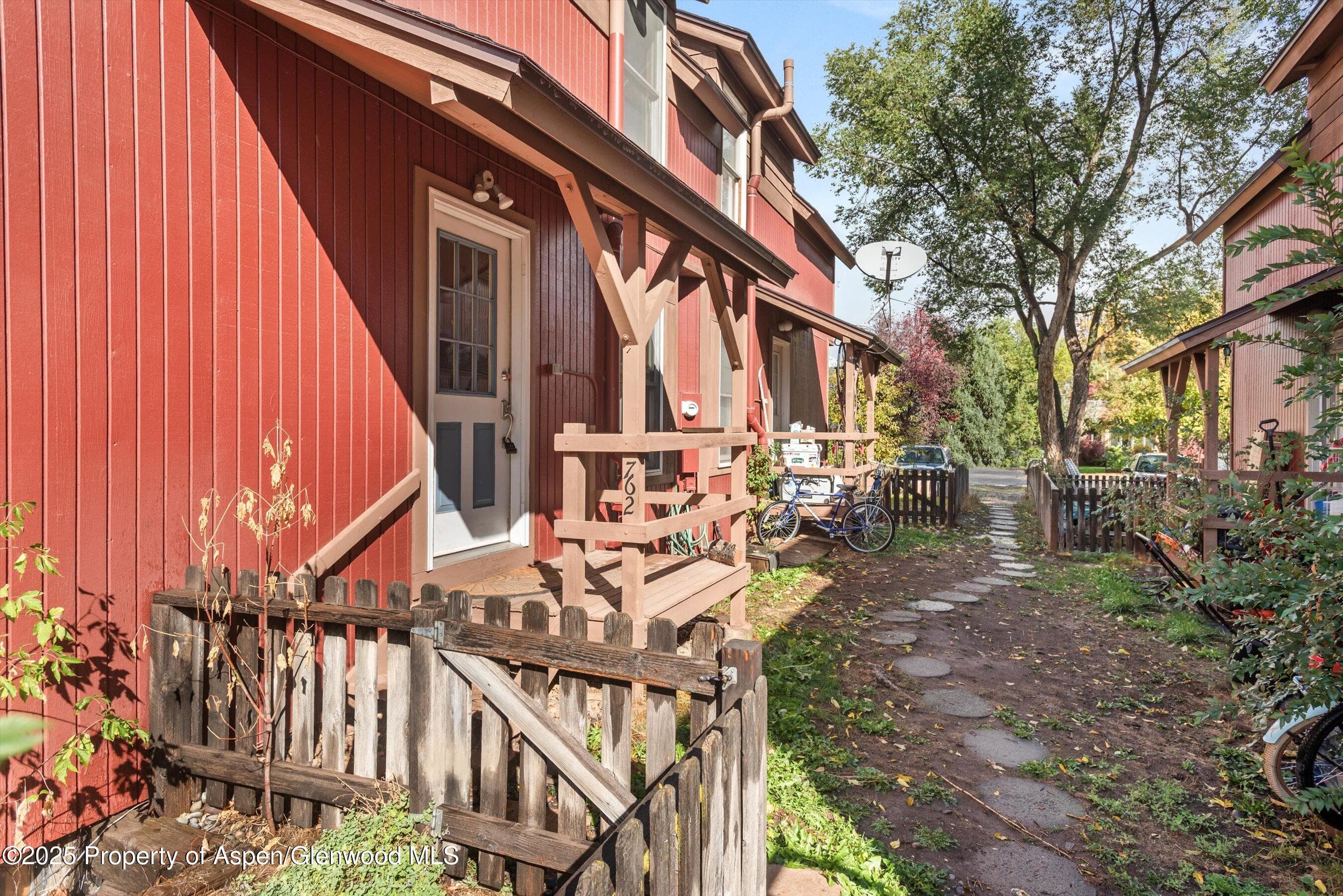 762 Lincoln Avenue, Carbondale, CO 81623 - Photo 2