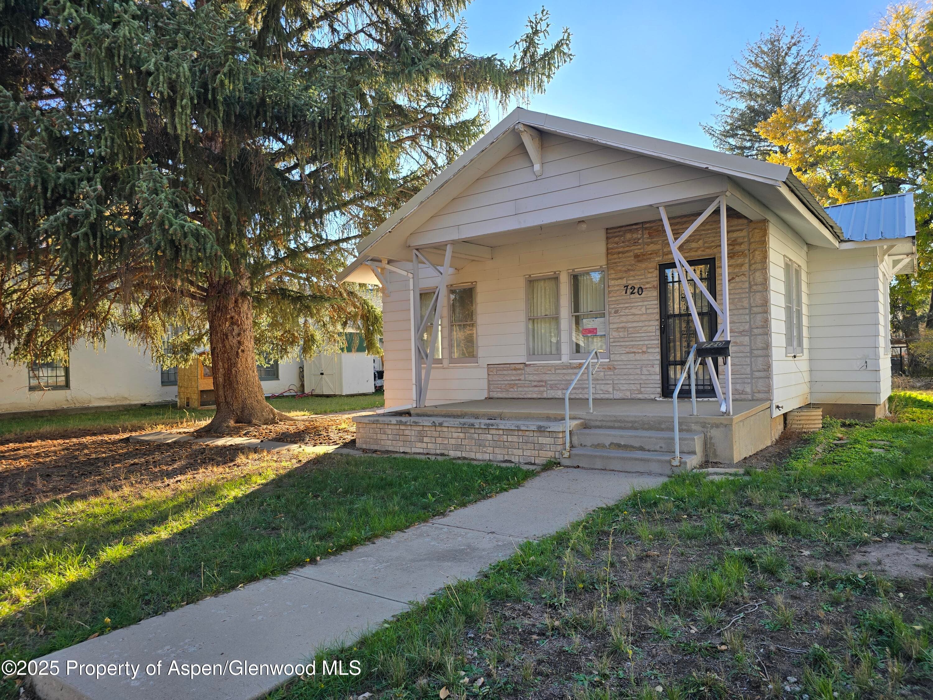 720 Barclay Street, Craig, CO 81625 - Photo 2