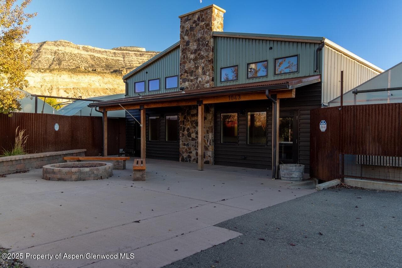 1043 N River Road, Palisade, CO 81526 - Photo 1