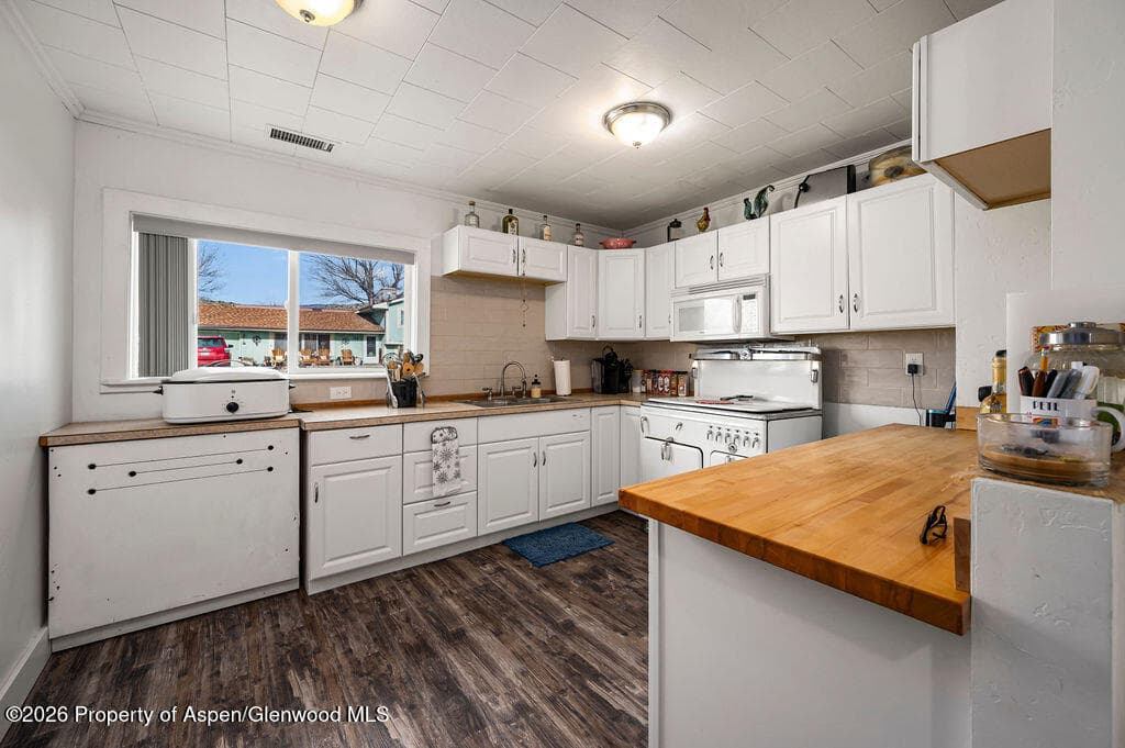 581 Denver Avenue, De Beque, CO 81630 - Photo 8