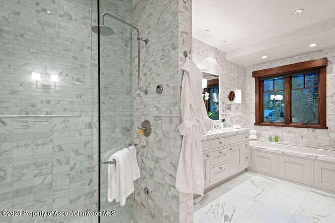 719 E Hopkins Avenue 202, Aspen, CO 81611 - Photo 23