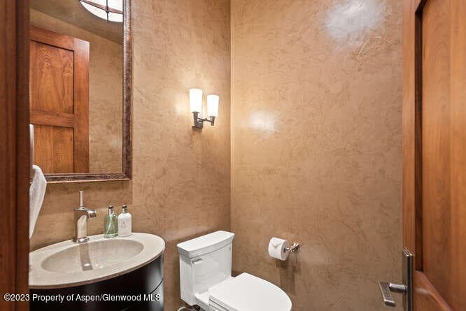 719 E Hopkins Avenue 202, Aspen, CO 81611 - Photo 24