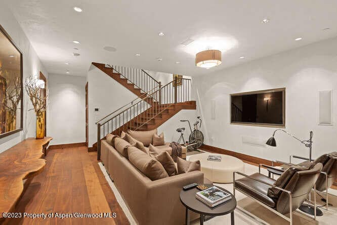 719 E Hopkins Avenue 202, Aspen, CO 81611 - Photo 34