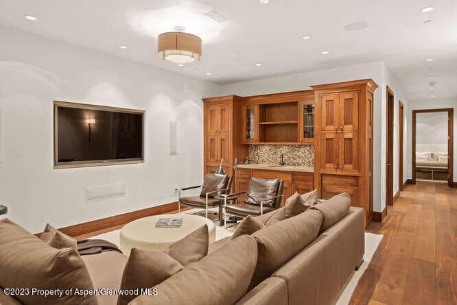 719 E Hopkins Avenue 202, Aspen, CO 81611 - Photo 35