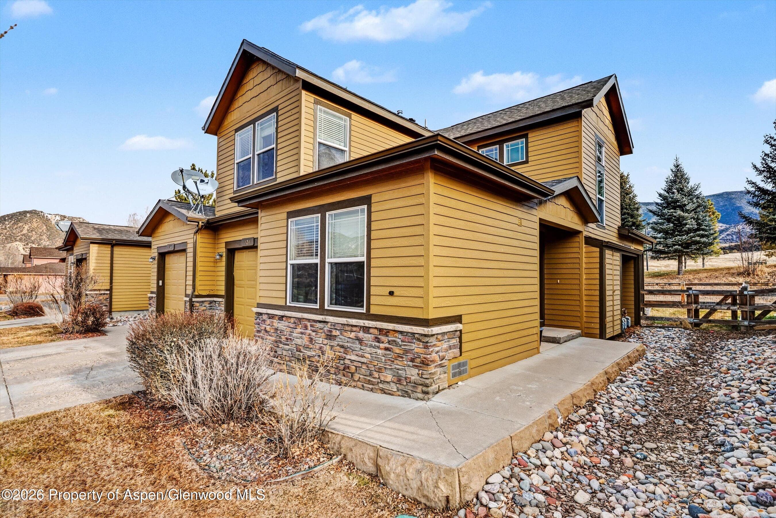 124 E Cathedral Court, New Castle, CO 81647 - Photo 3