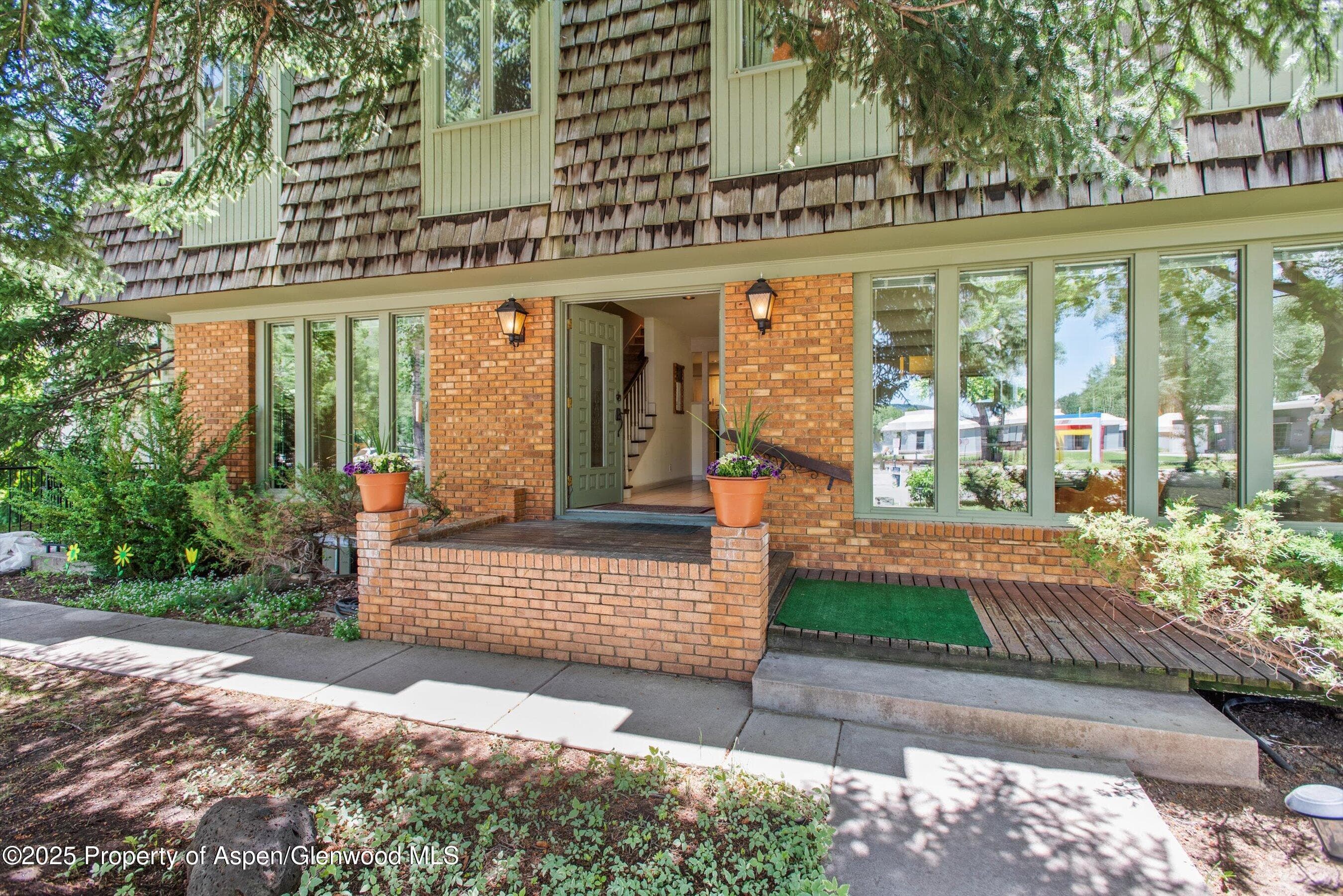 531 Gillespie Street, Aspen, CO 81611 - Photo 3
