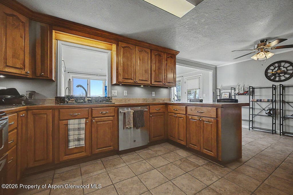 2014 E 9th Street, Craig, CO 81625 - Photo 4