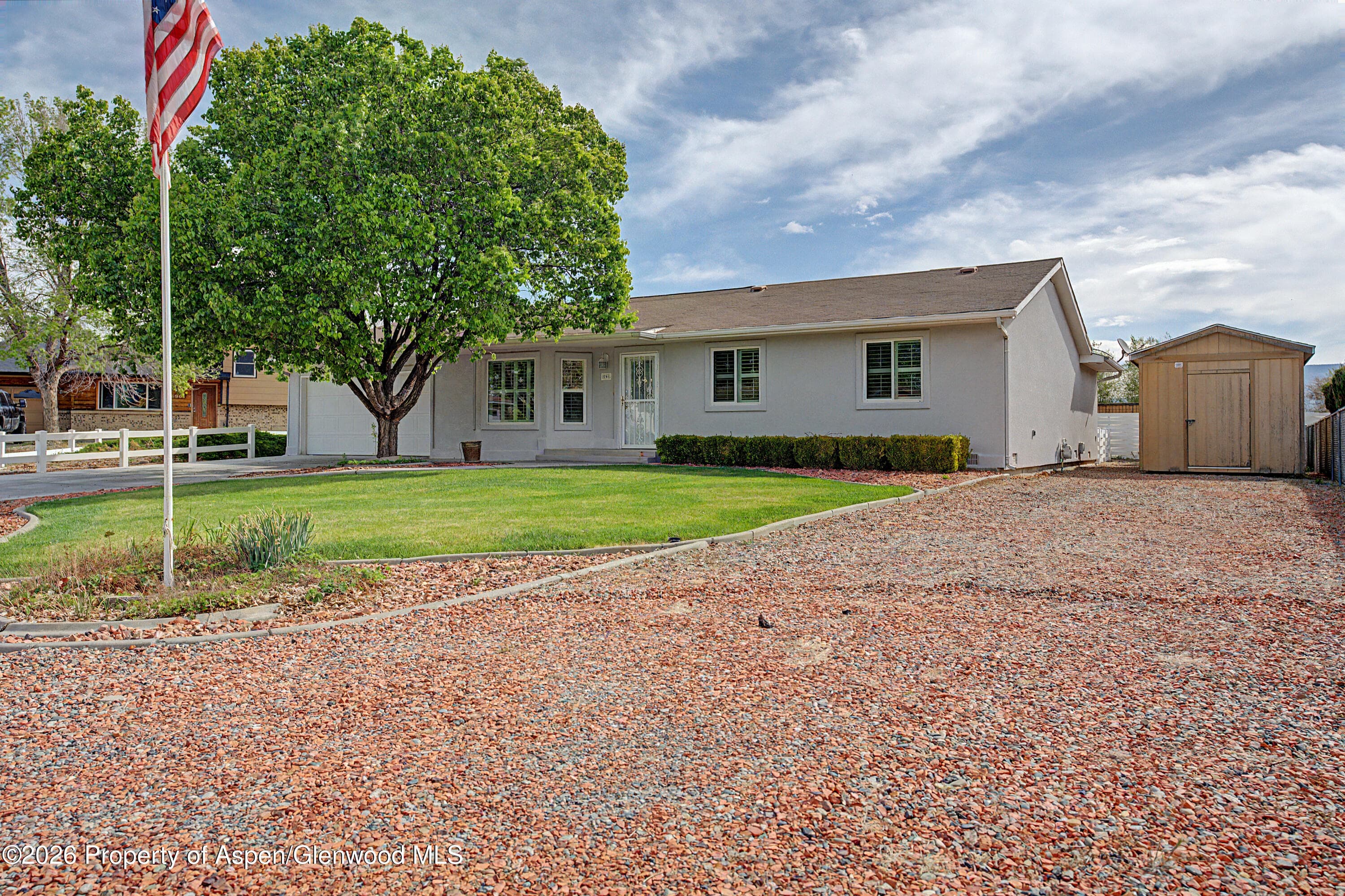 596 E Valley Court, Grand Junction, CO 81504 - Photo 2