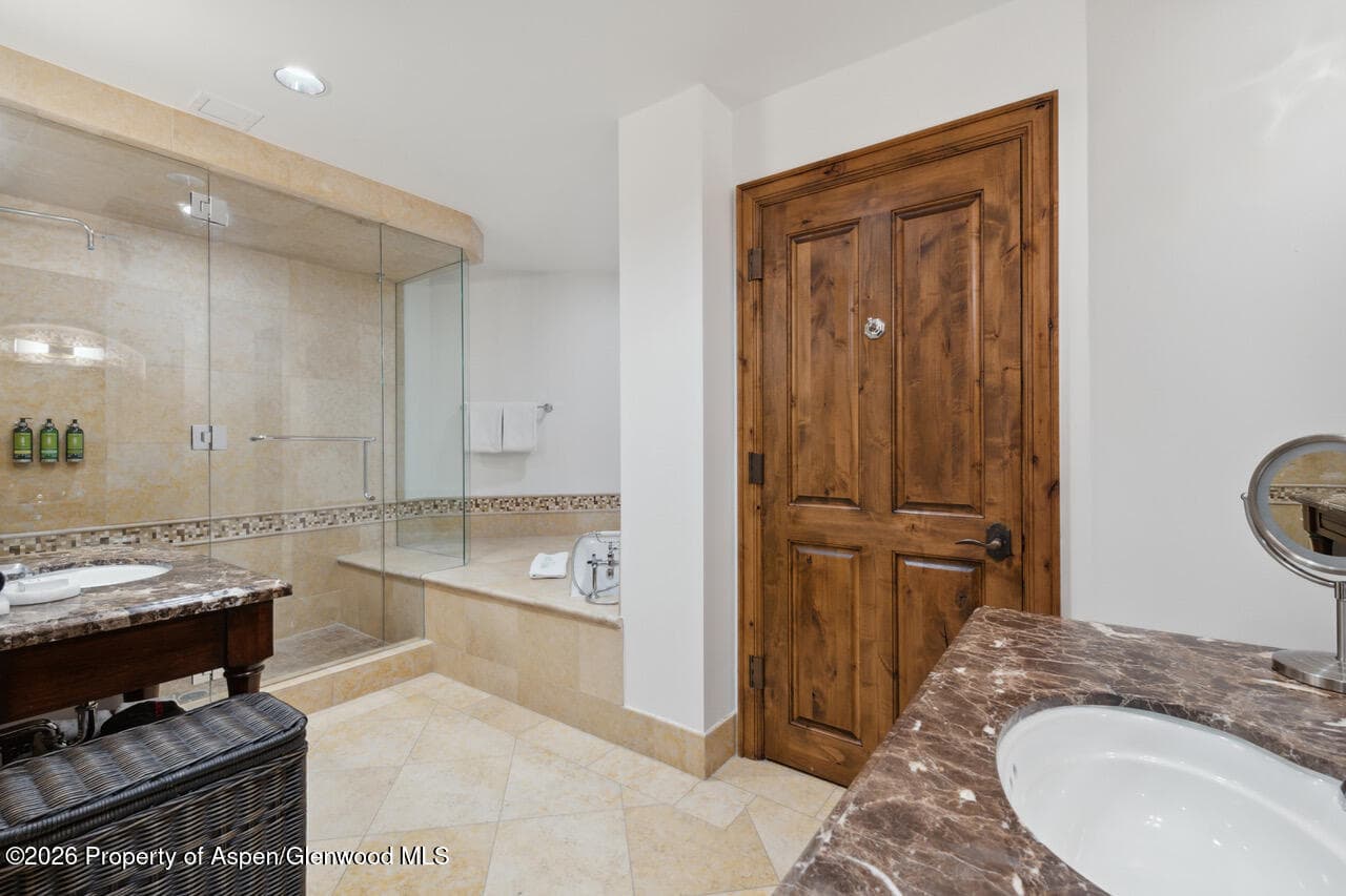 415 E Dean St, Unit 5, Week 5, Aspen, CO 81611 - Photo 17