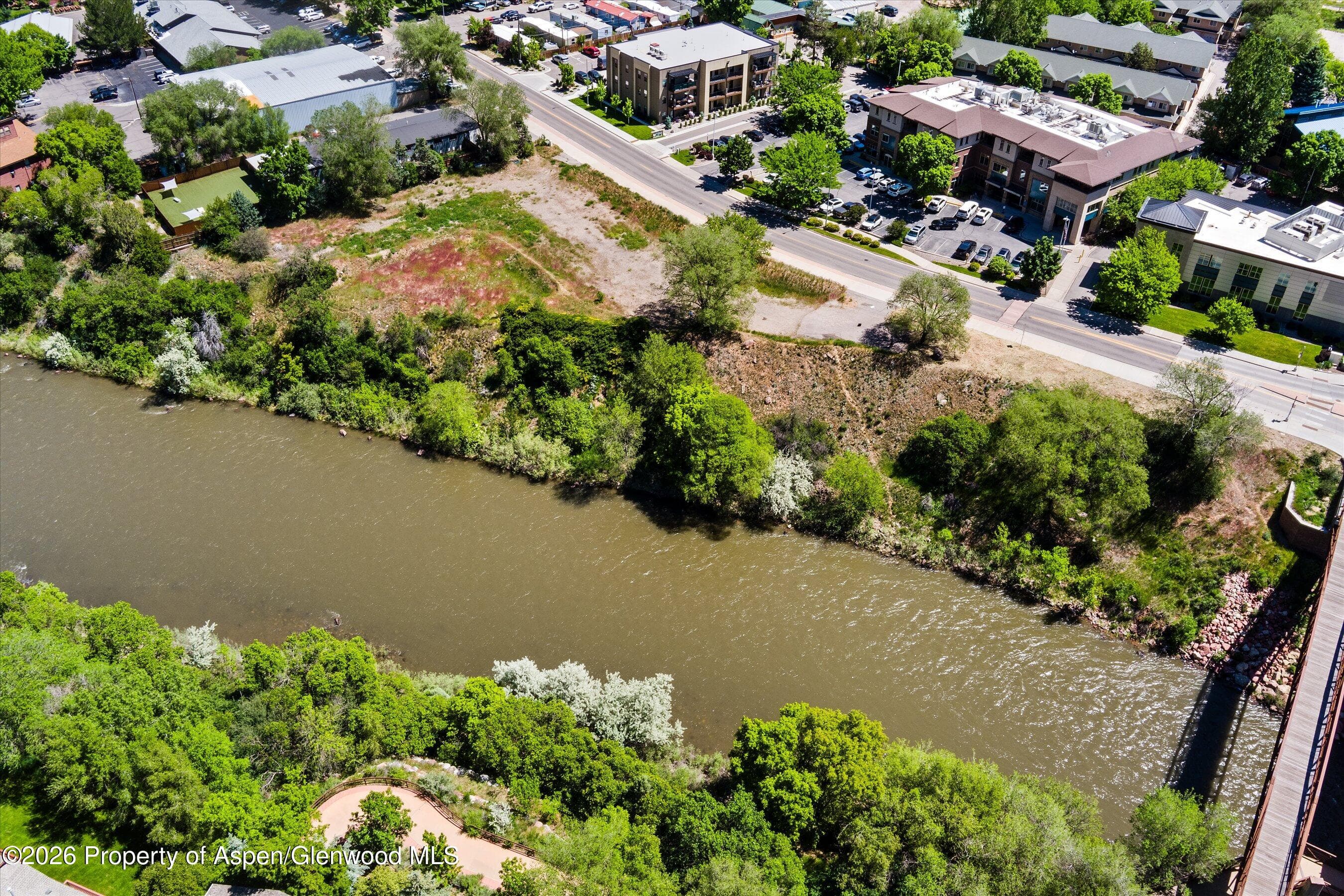 2525 S Grand Avenue - Photo 2