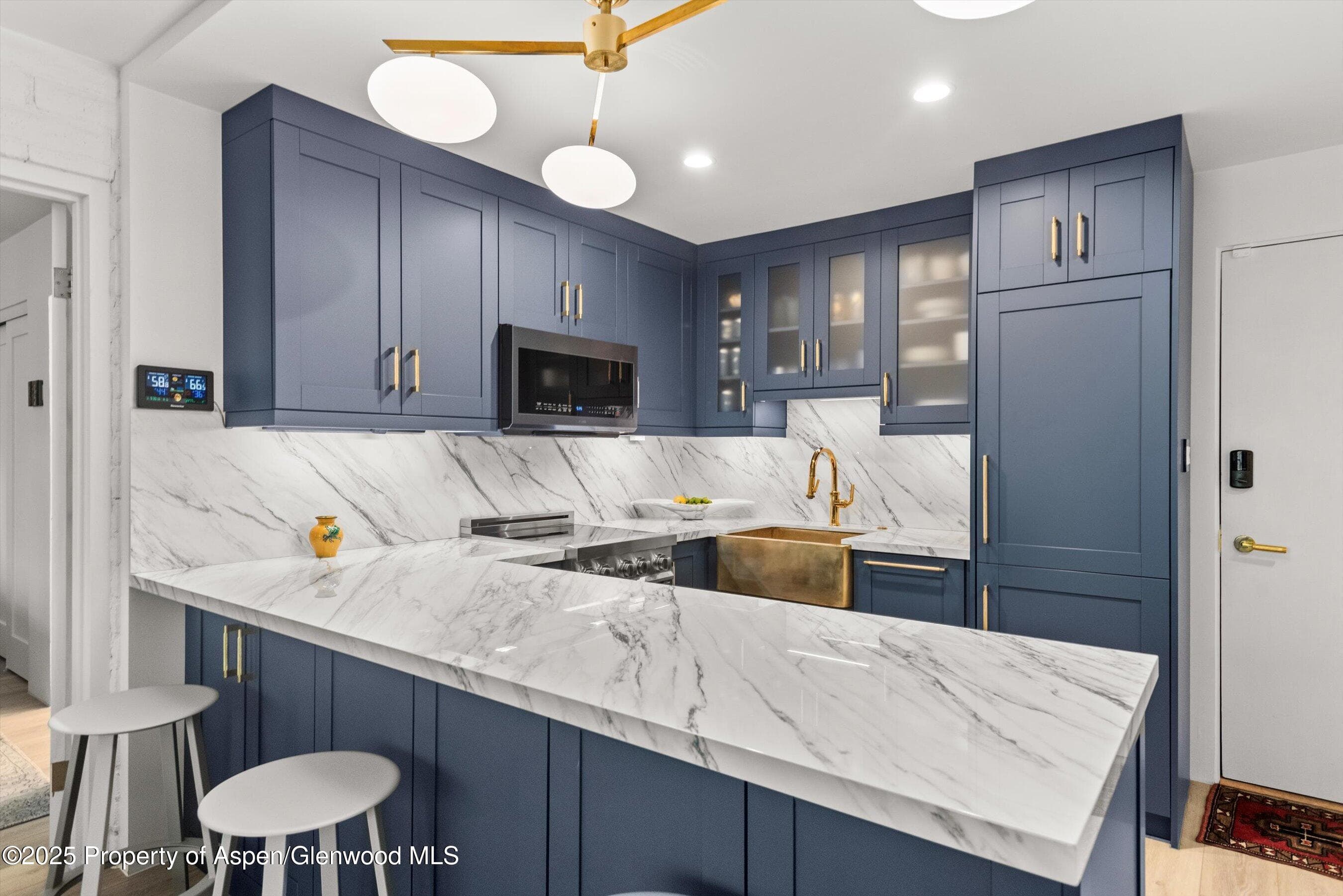 332 Vine Street - Photo 2