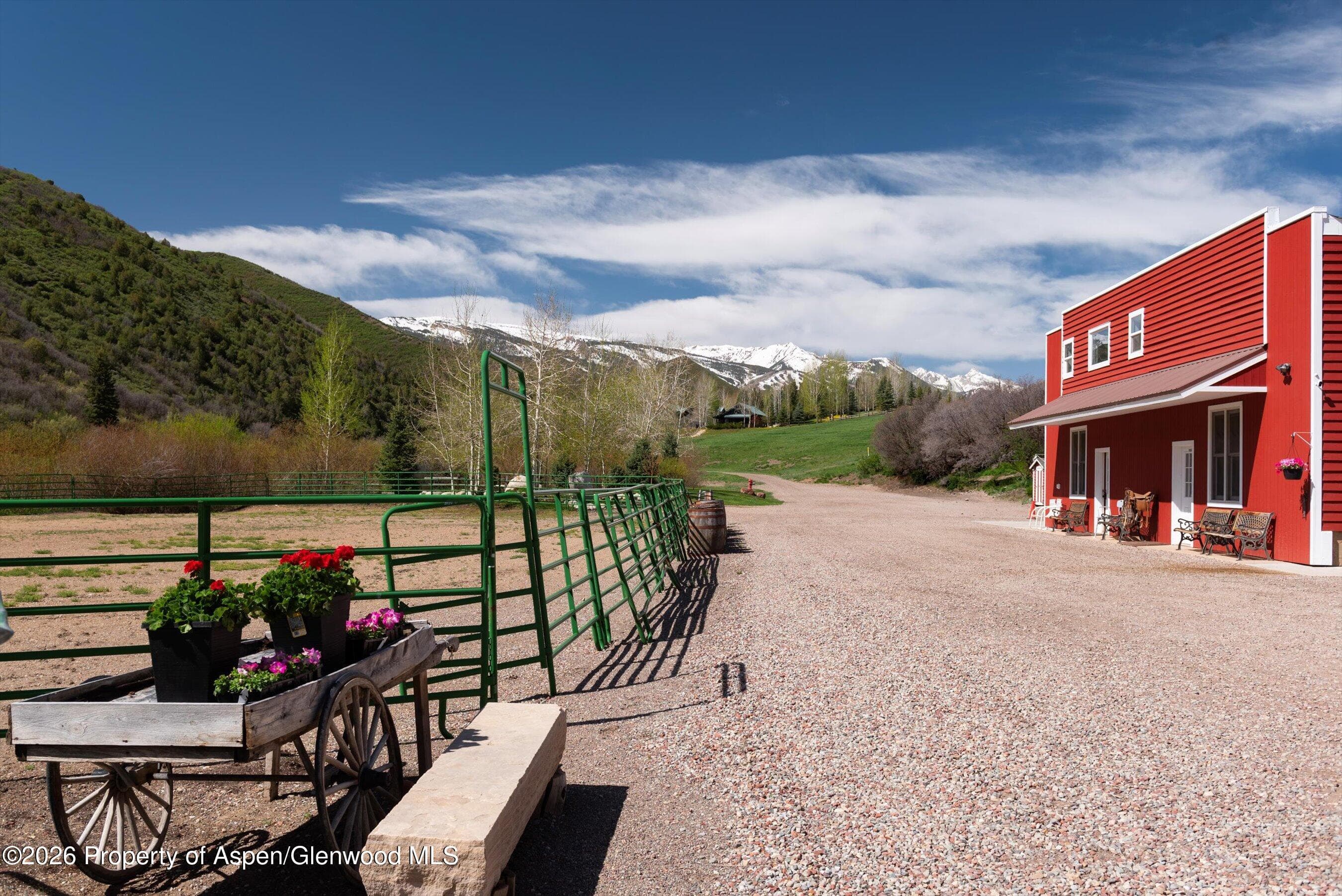 660 Brush Creek Road - Photo 5