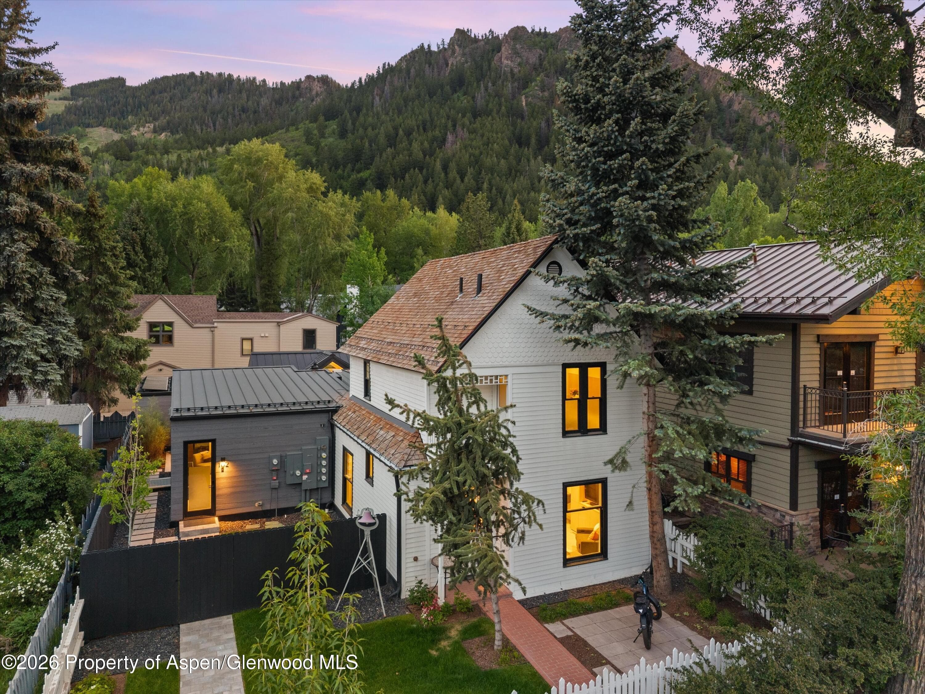 211 W Main Street, Aspen, CO 81611 - Photo 48