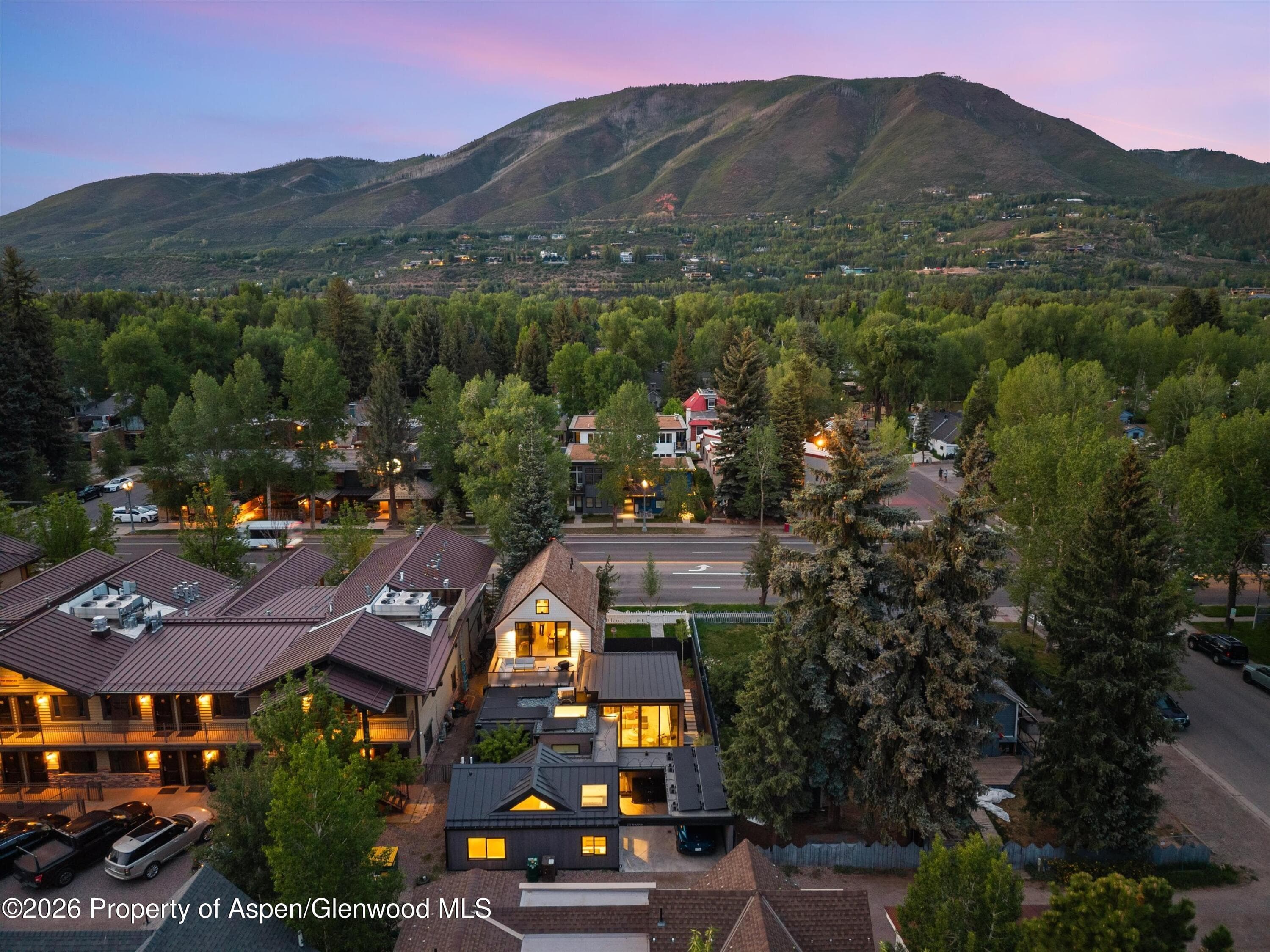 211 W Main Street, Aspen, CO 81611 - Photo 2