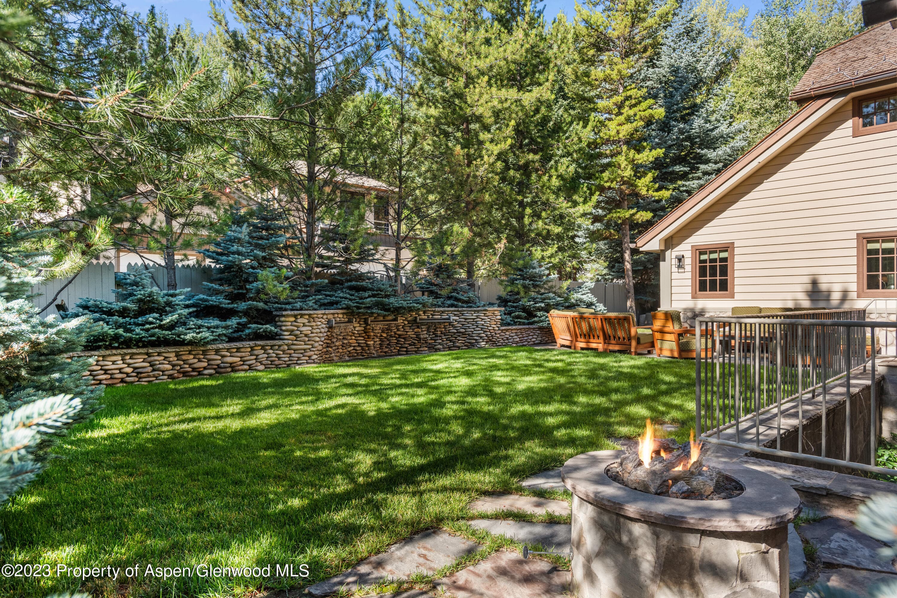 721 W North Street - Photo 3
