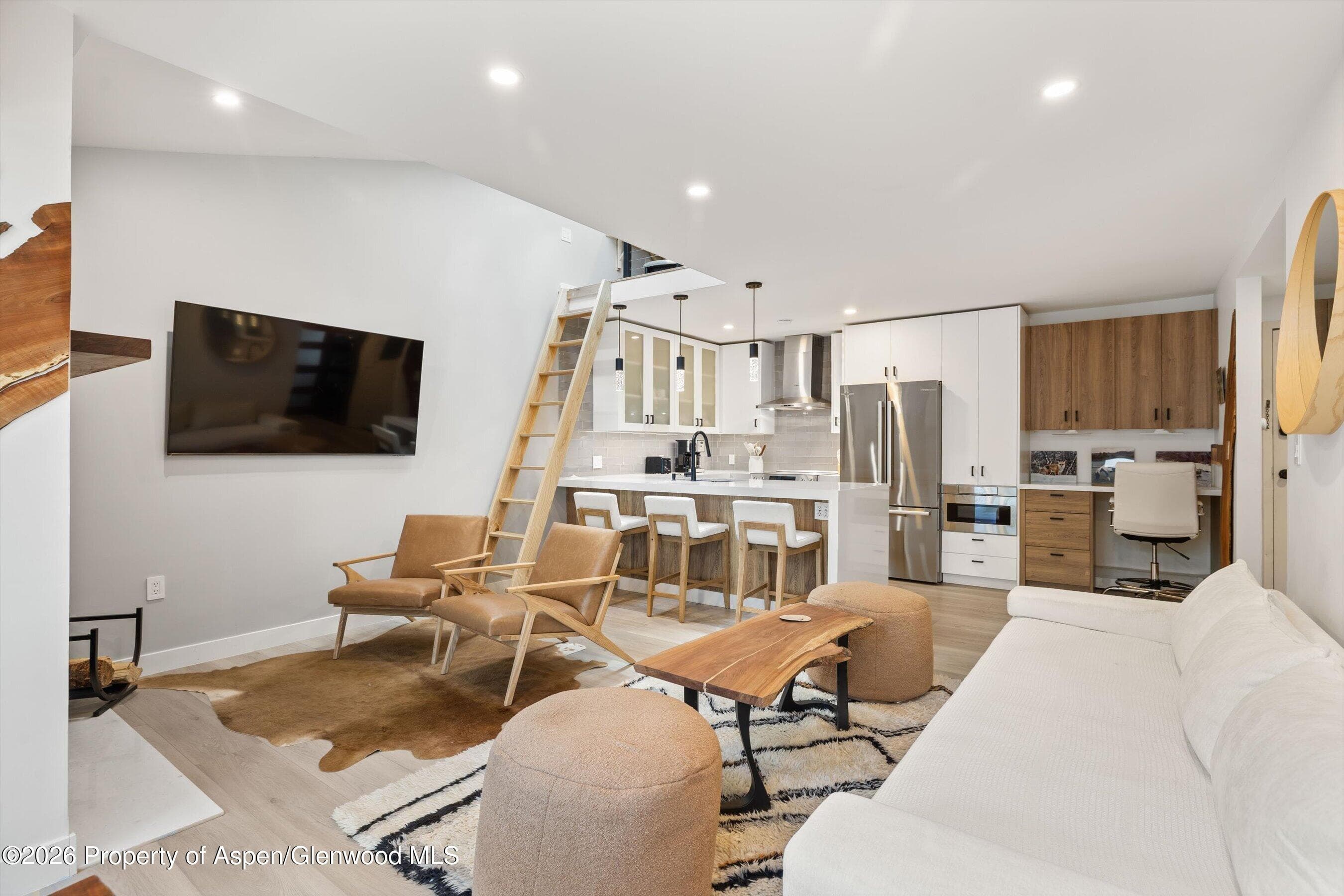 910 W Hallam Street 9 - Photo 4
