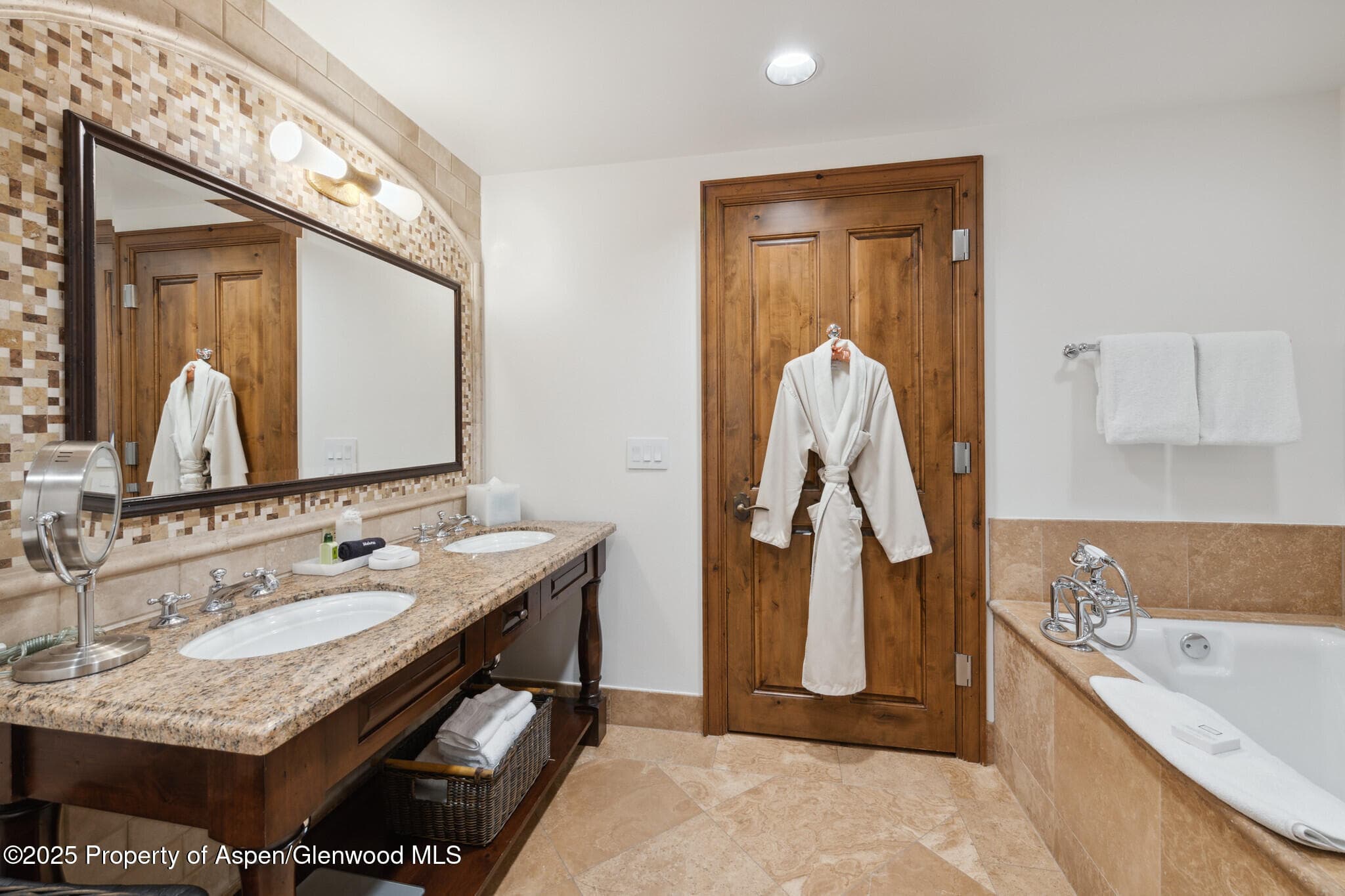 415 E Dean St., Unit 38, Week 33, Aspen, CO 81611 - Photo 23