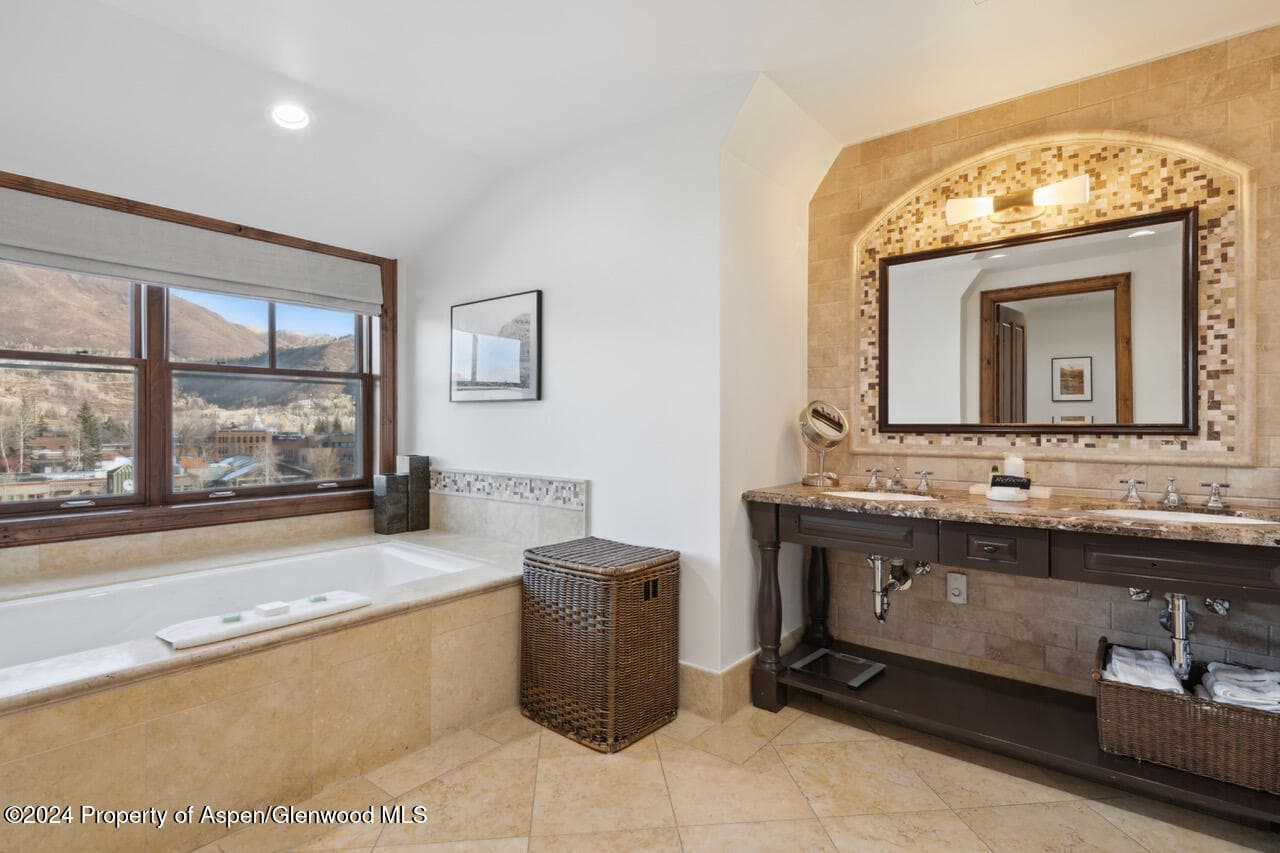 415 E Dean St, Unit 45, Week 35, Aspen, CO 81611 - Photo 16