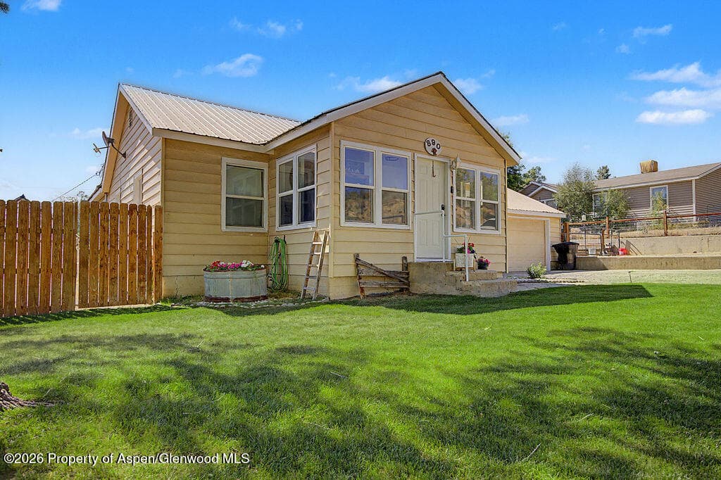 890 Barclay Street, Craig, CO 81625 - Photo 2