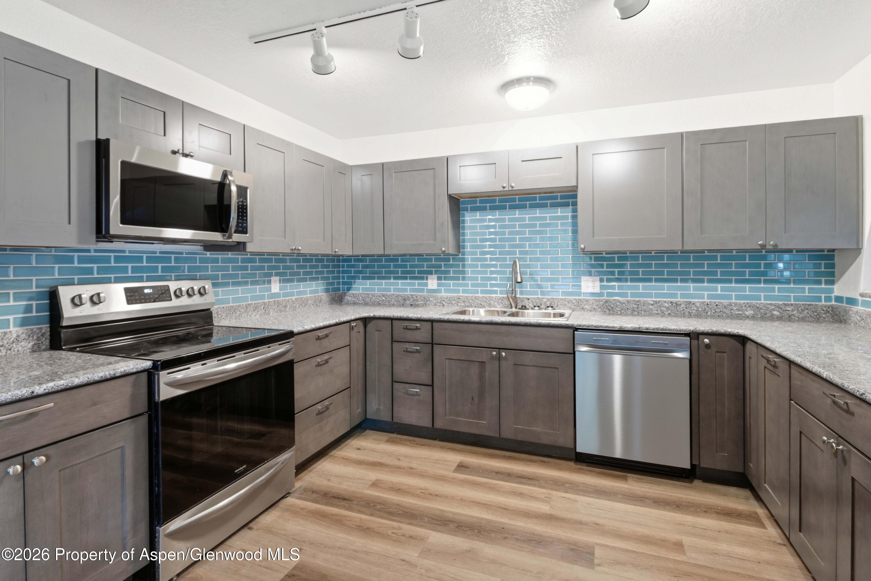 1102 Valley View Road, Glenwood Springs, CO 81601 - Photo 11
