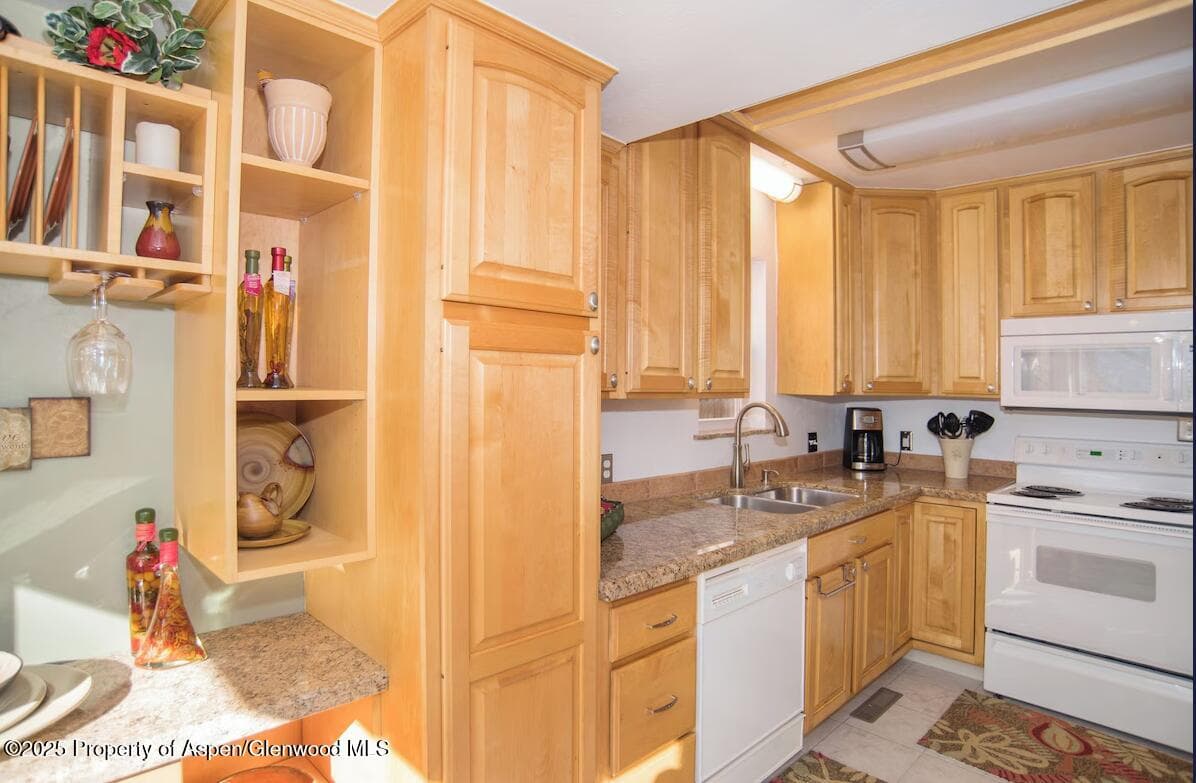 451 Mountain Shadows Drive, Glenwood Springs, CO 81601 - Photo 6