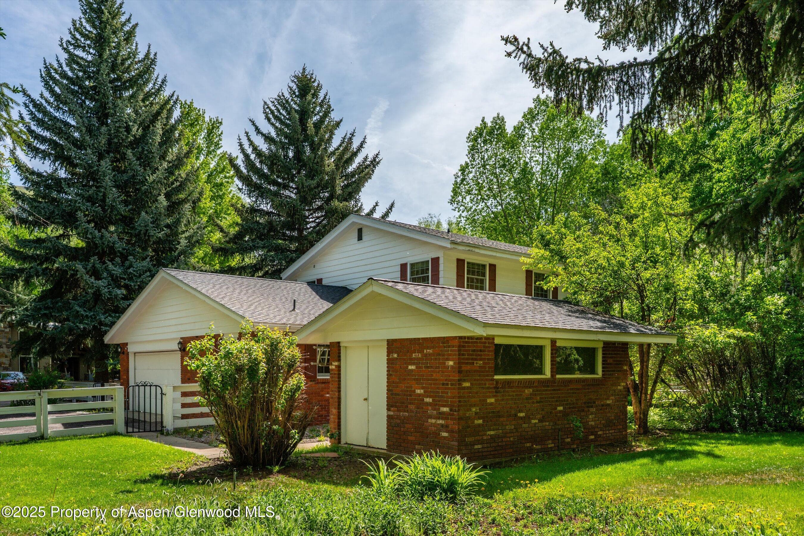 875 Bonita Drive - Photo 3