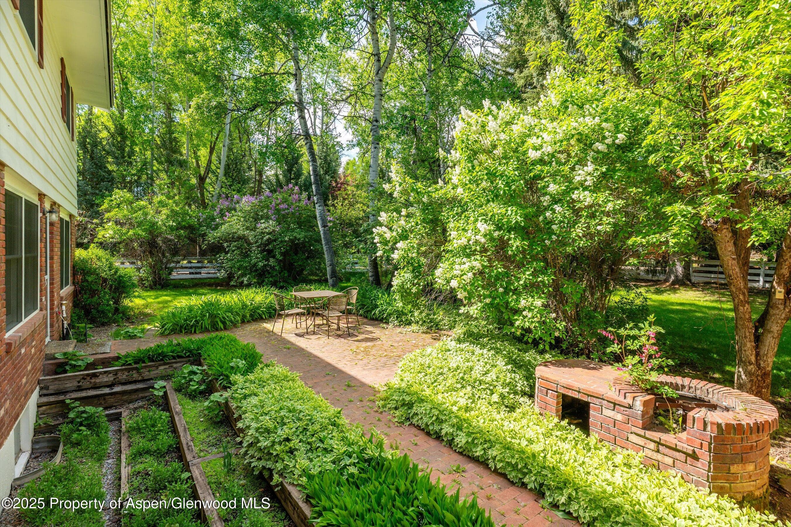875 Bonita Drive - Photo 5