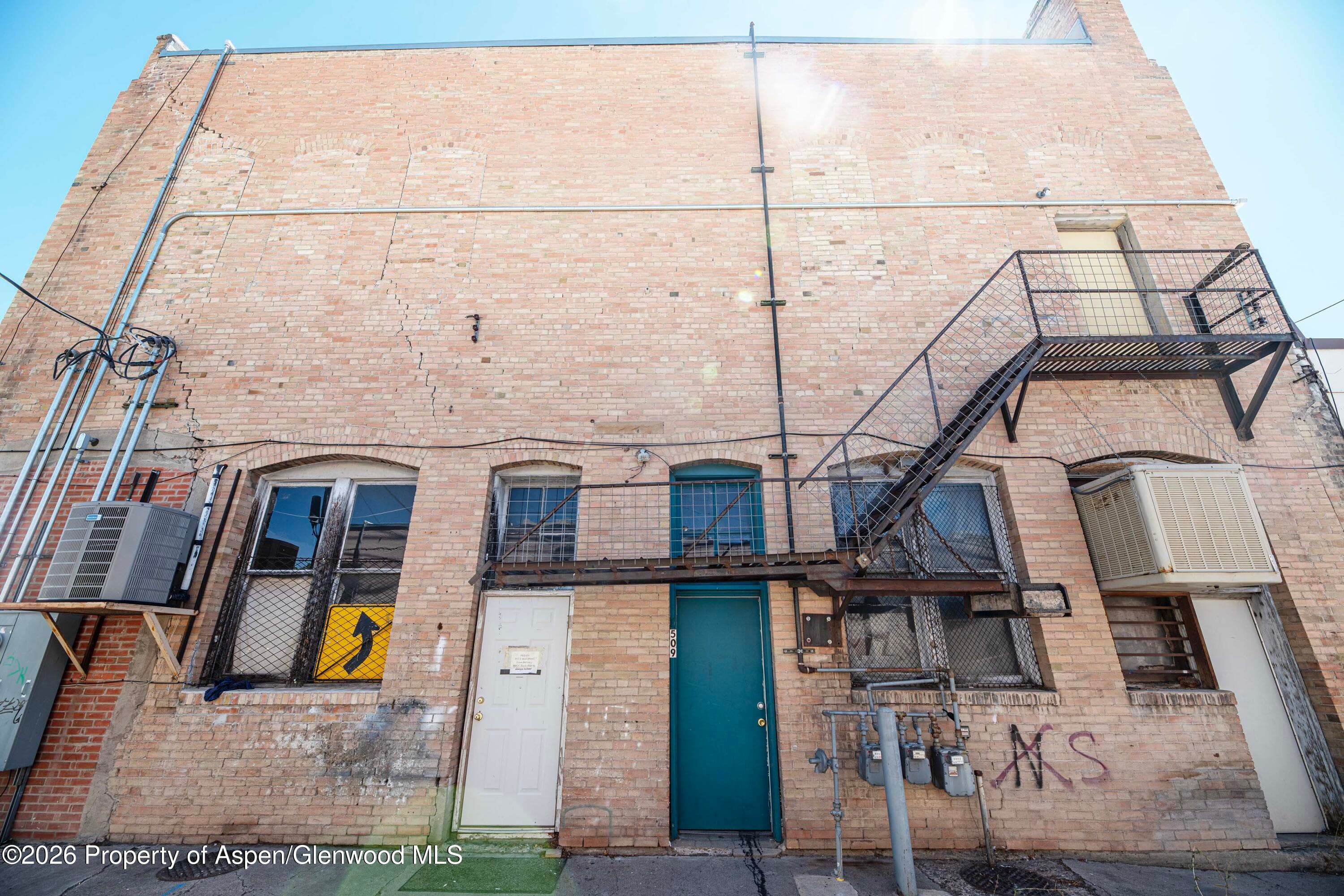 513 E Main Street, Montrose, CO 81401 - Photo 8