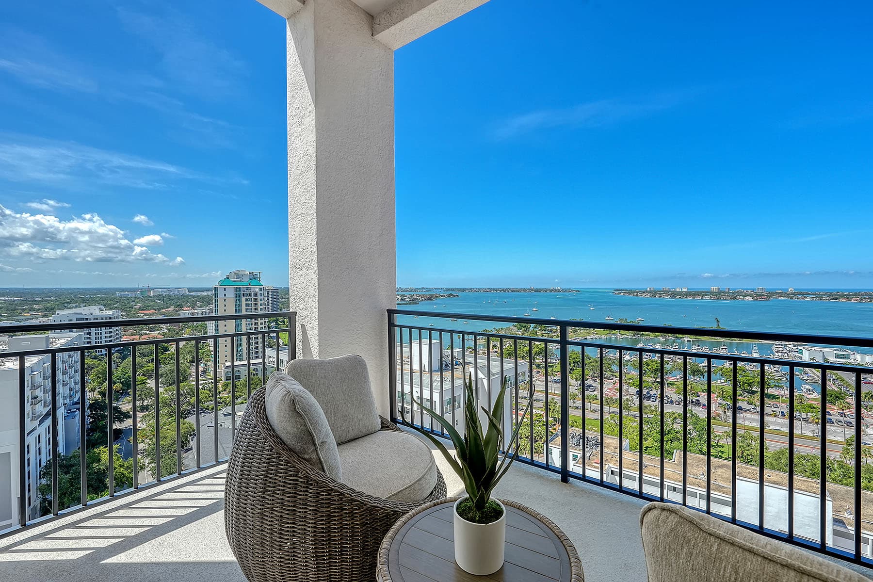 33 S Palm Avenue  - Photo 6