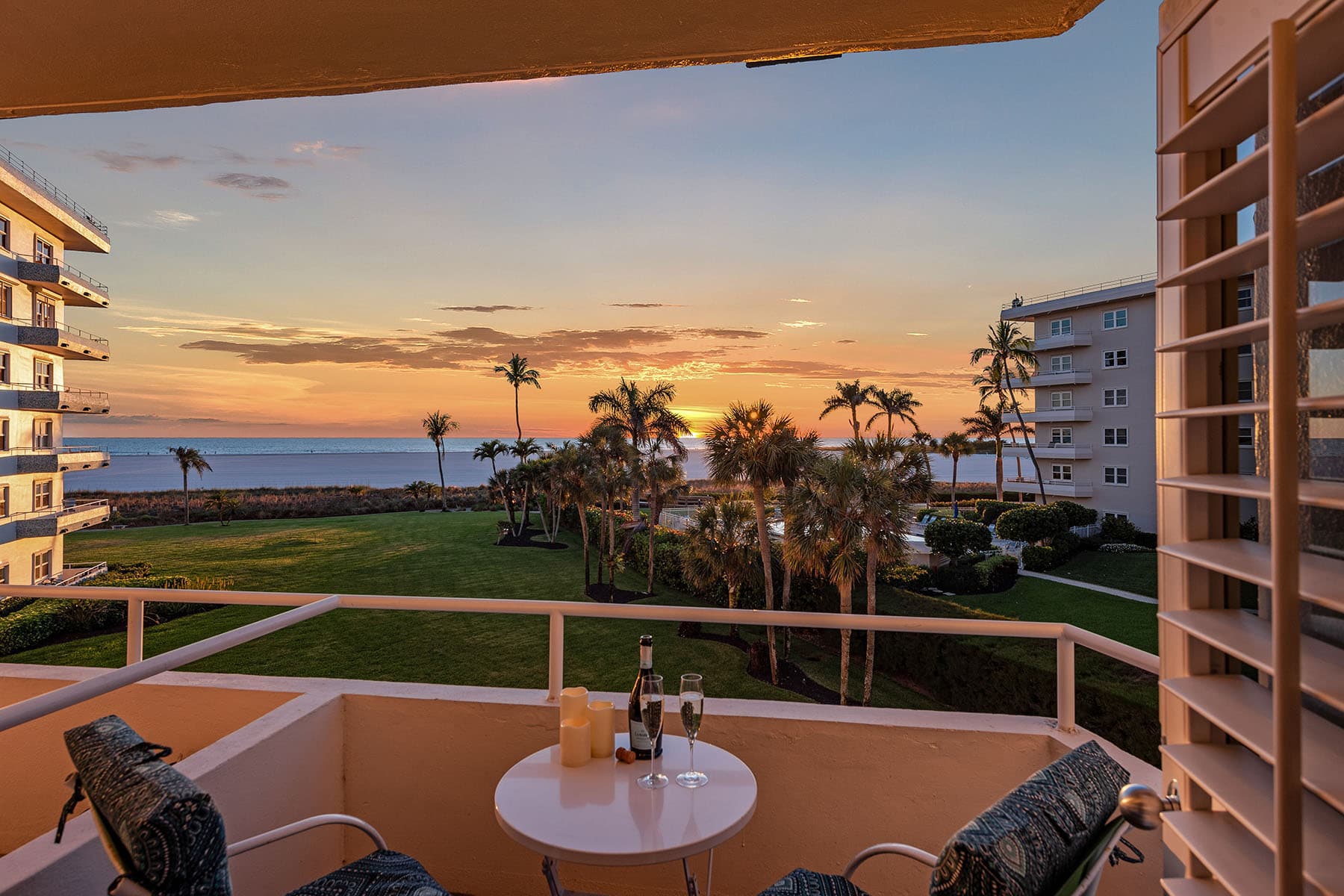 220 Seaview Court  - Photo 4