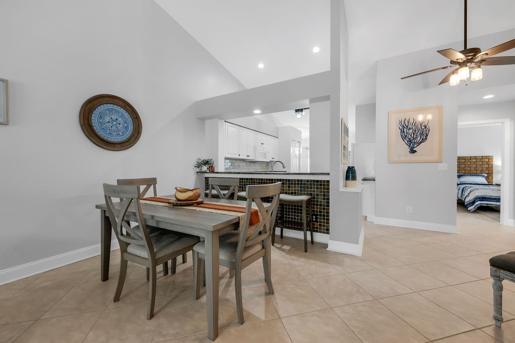 1724 Royal Circle  - Photo 7