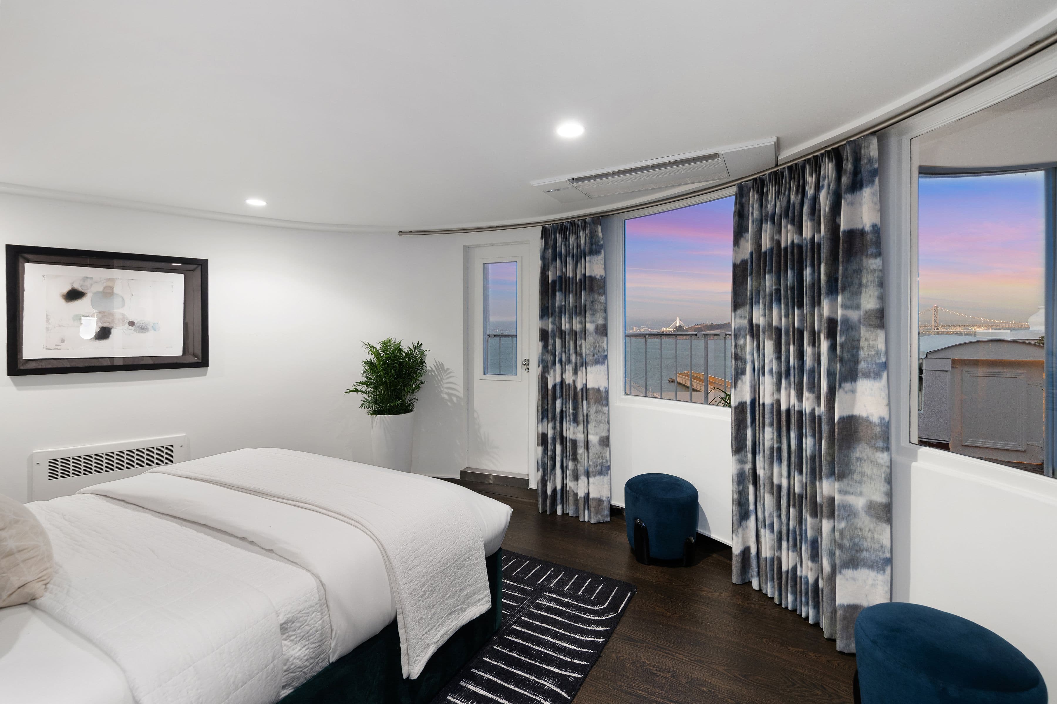 1360 Montgomery #11  - Photo 6