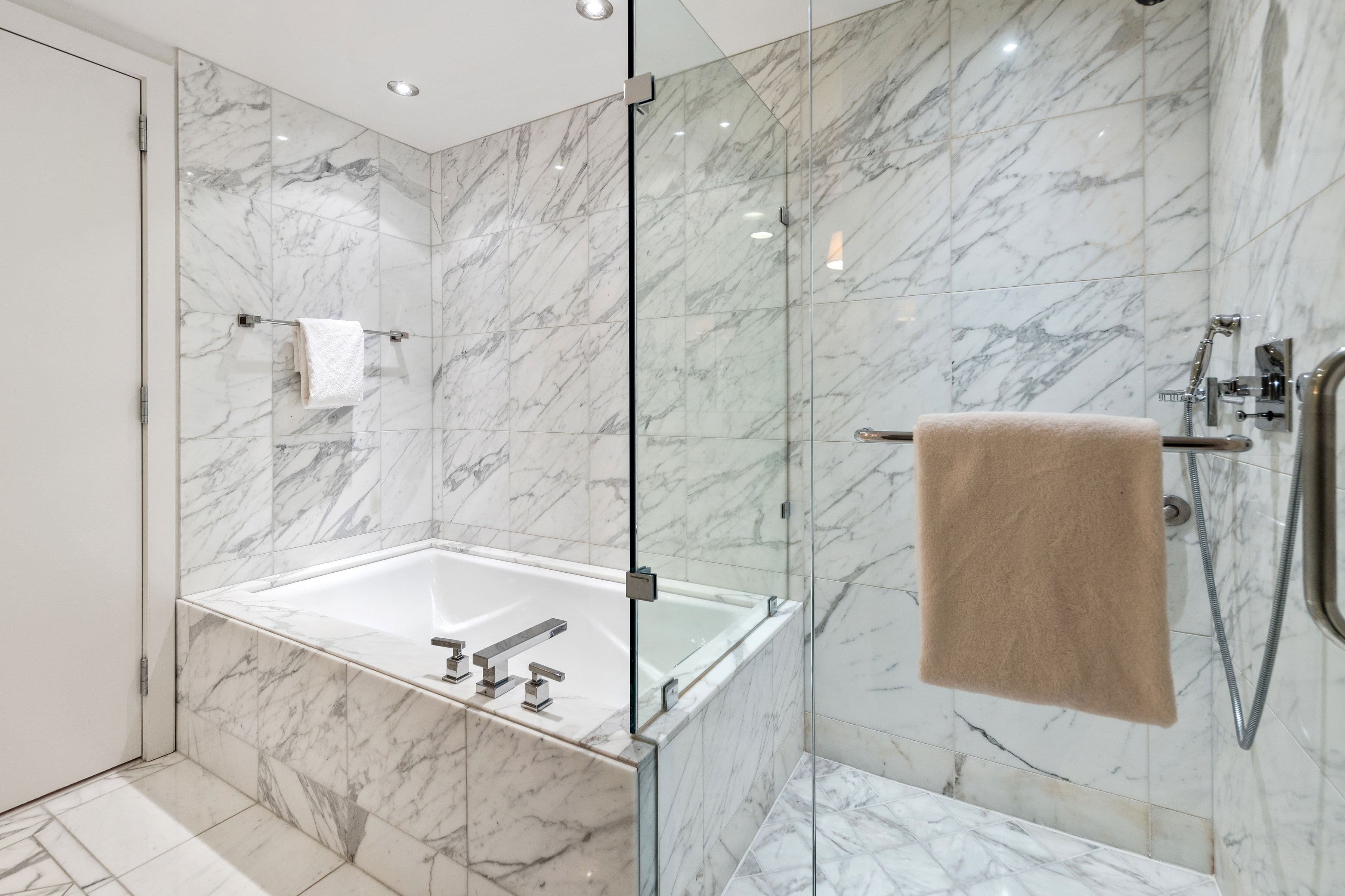 St. Regis Residence 24A  - Photo 7