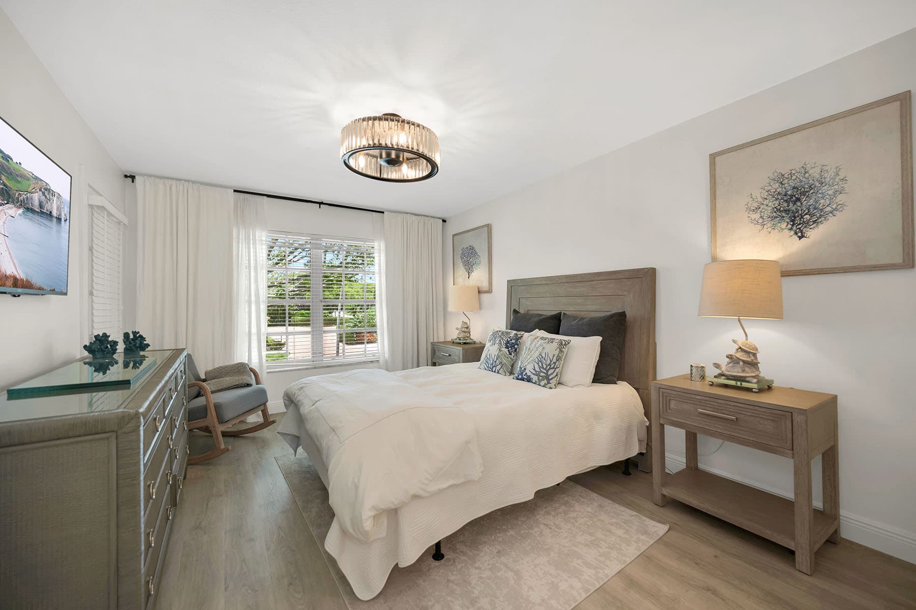 290 Banyan Boulevard  - Photo 10