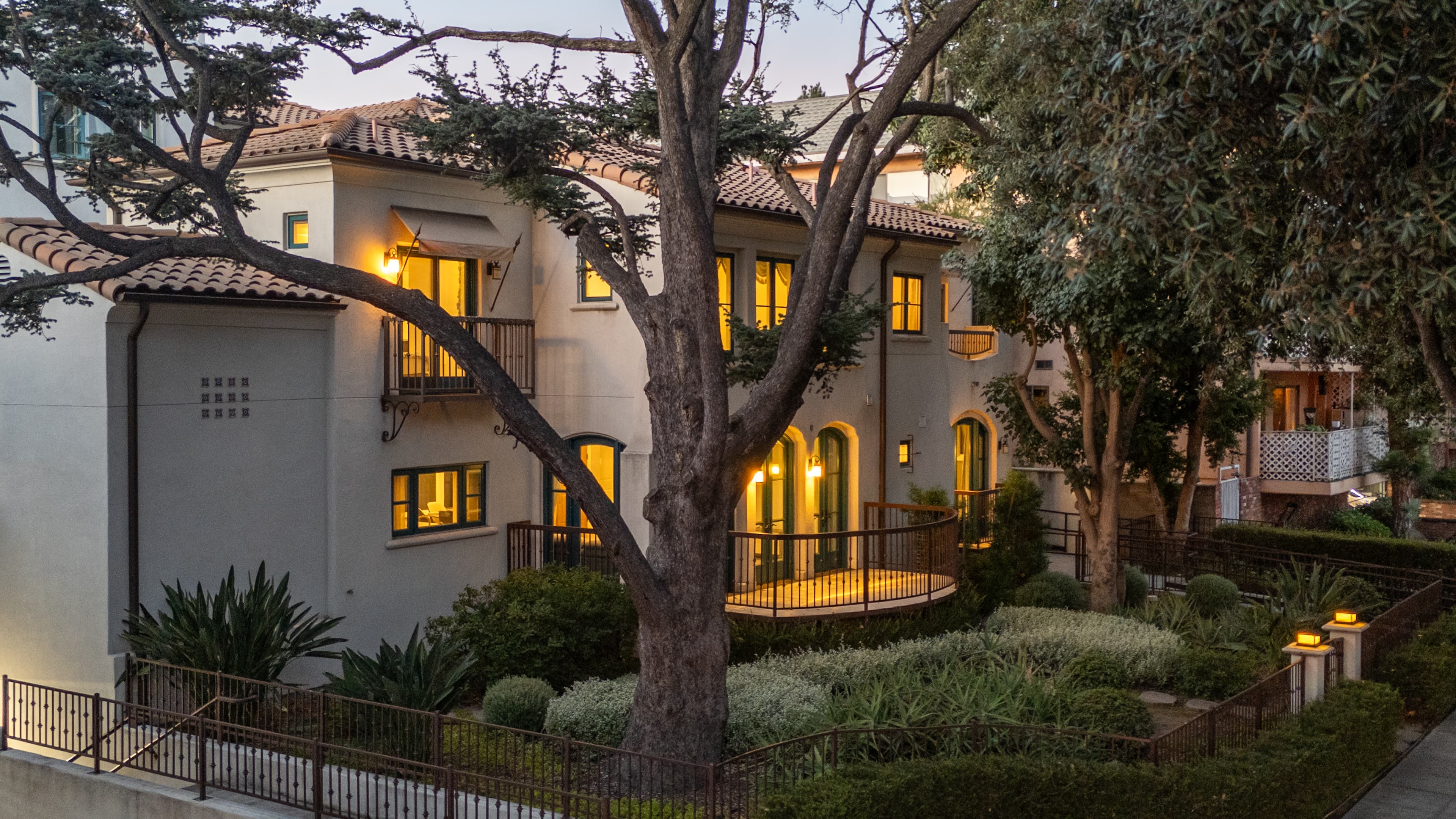 188 South Sierra Madre Boulevard # 8 - Photo 8