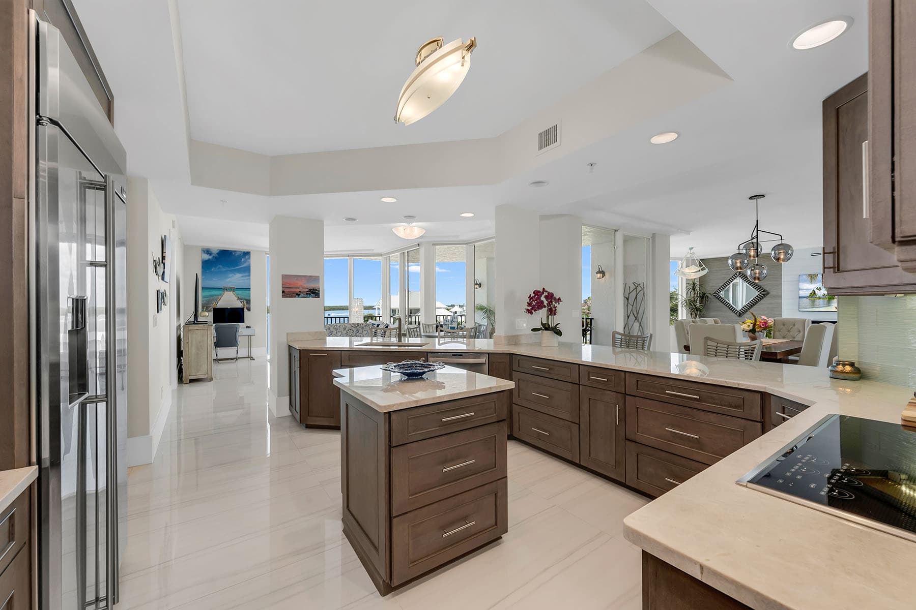 700 La Peninsula Boulevard  - Photo 2
