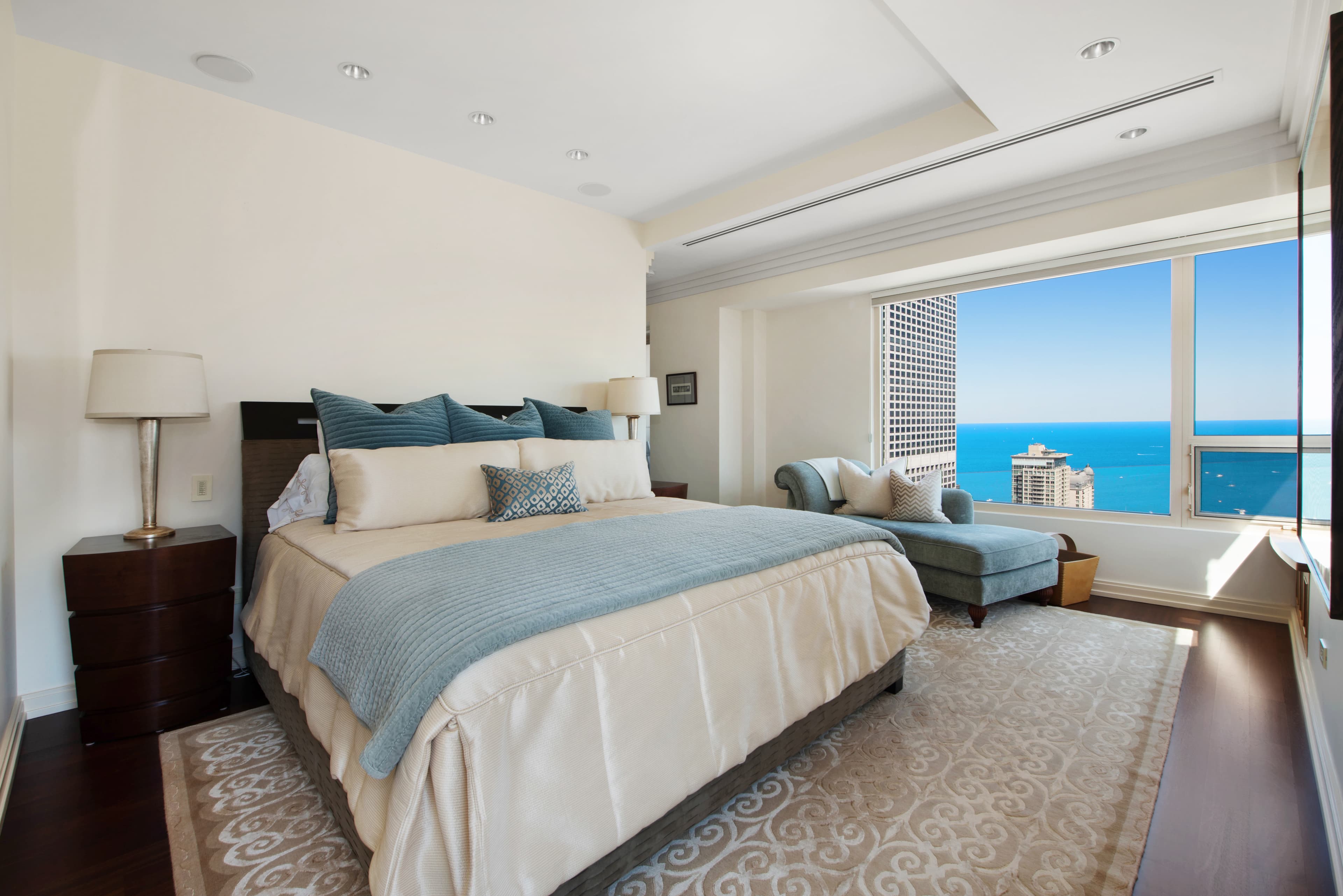 800 N Michigan Avenue Unit# 4201 - Photo 7