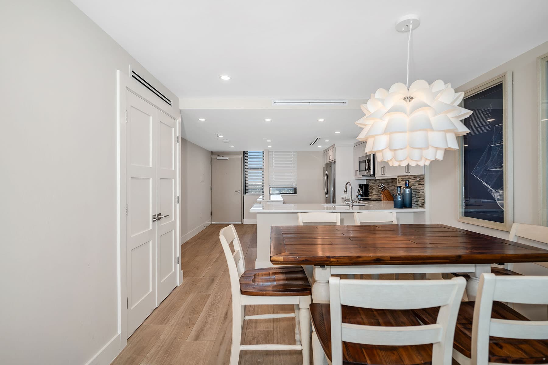 380 Seaview Court  - Photo 9
