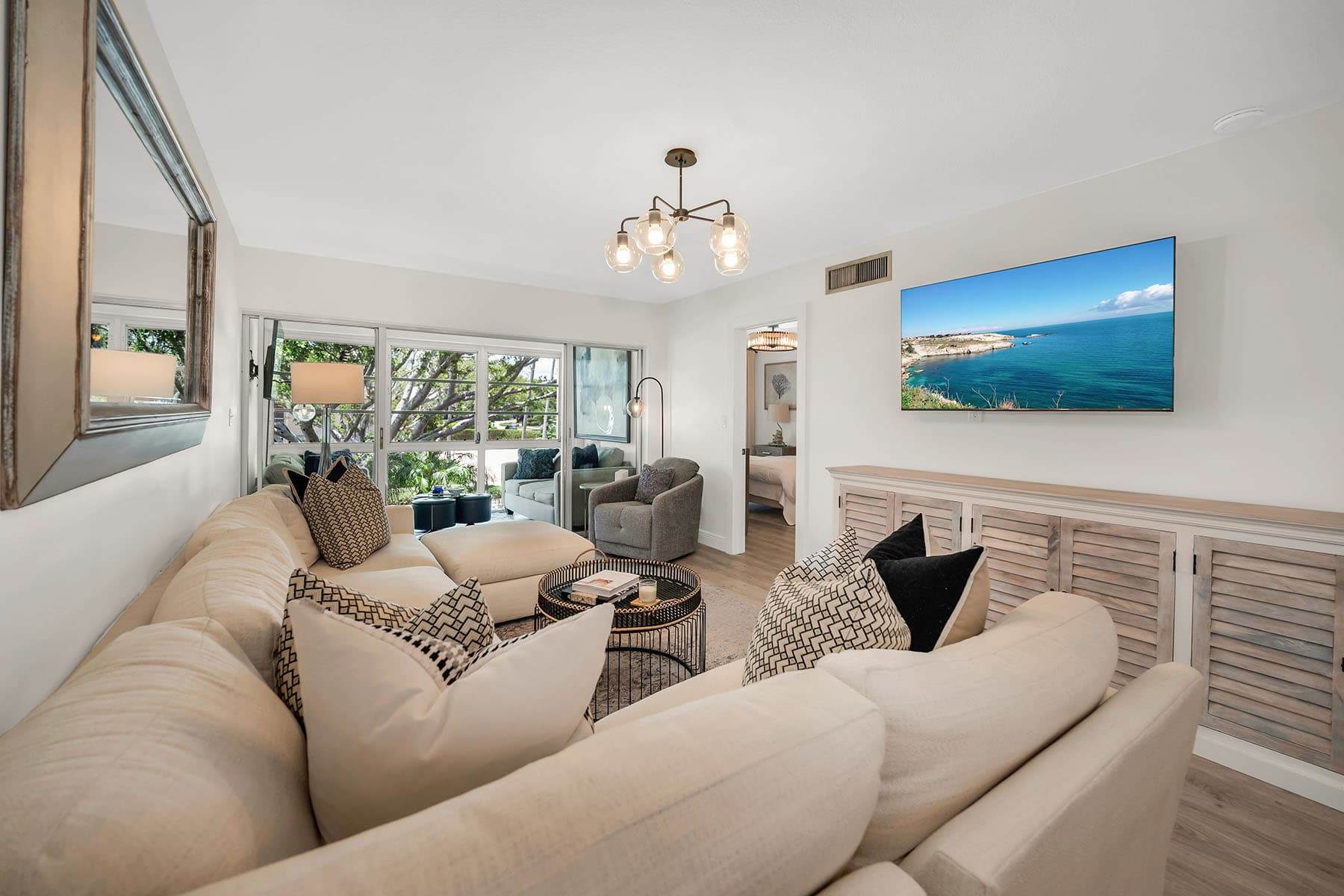 290 Banyan Boulevard  - Photo 7