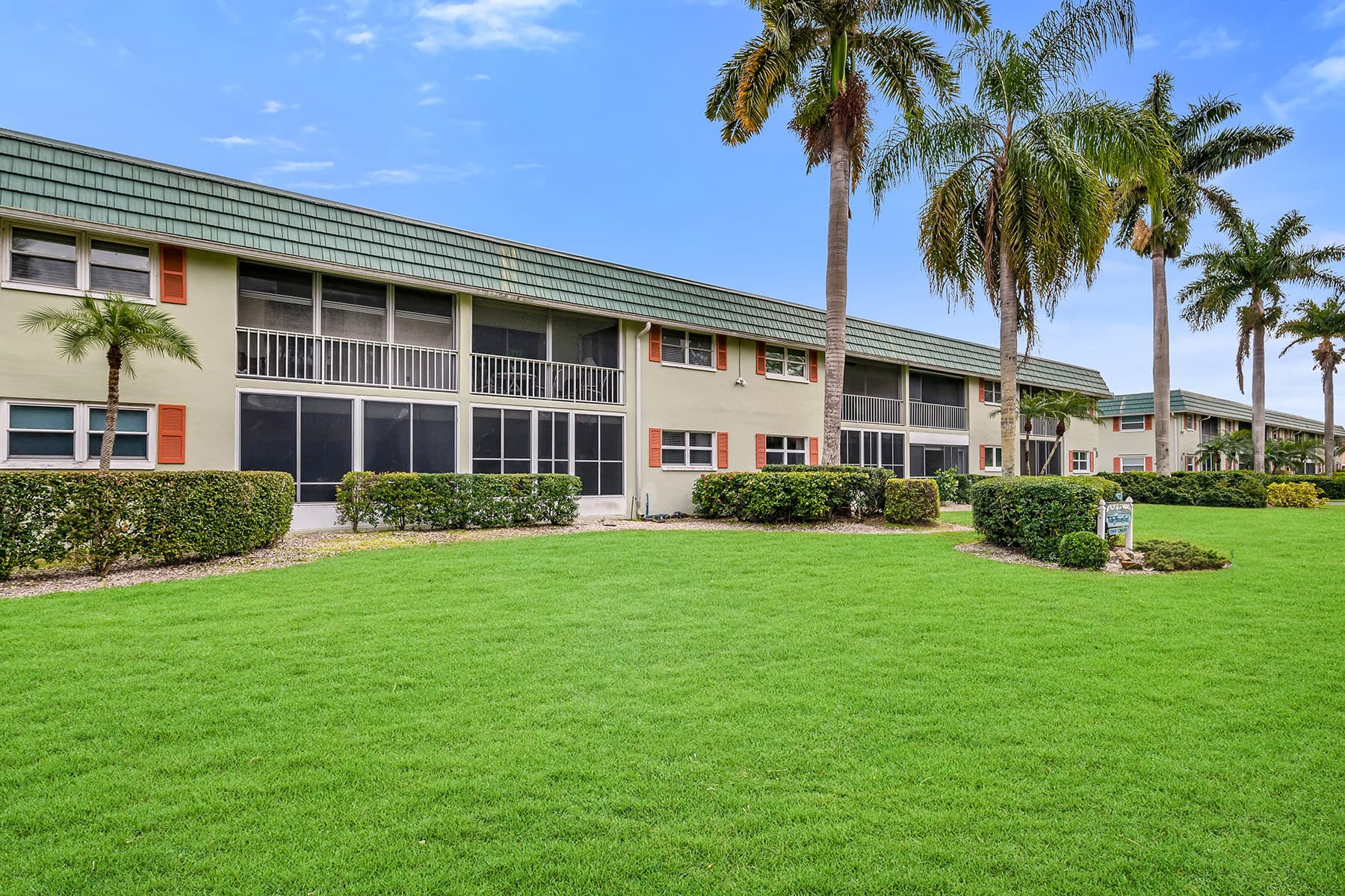 200 Valley Stream Drive , 3B - Photo 1
