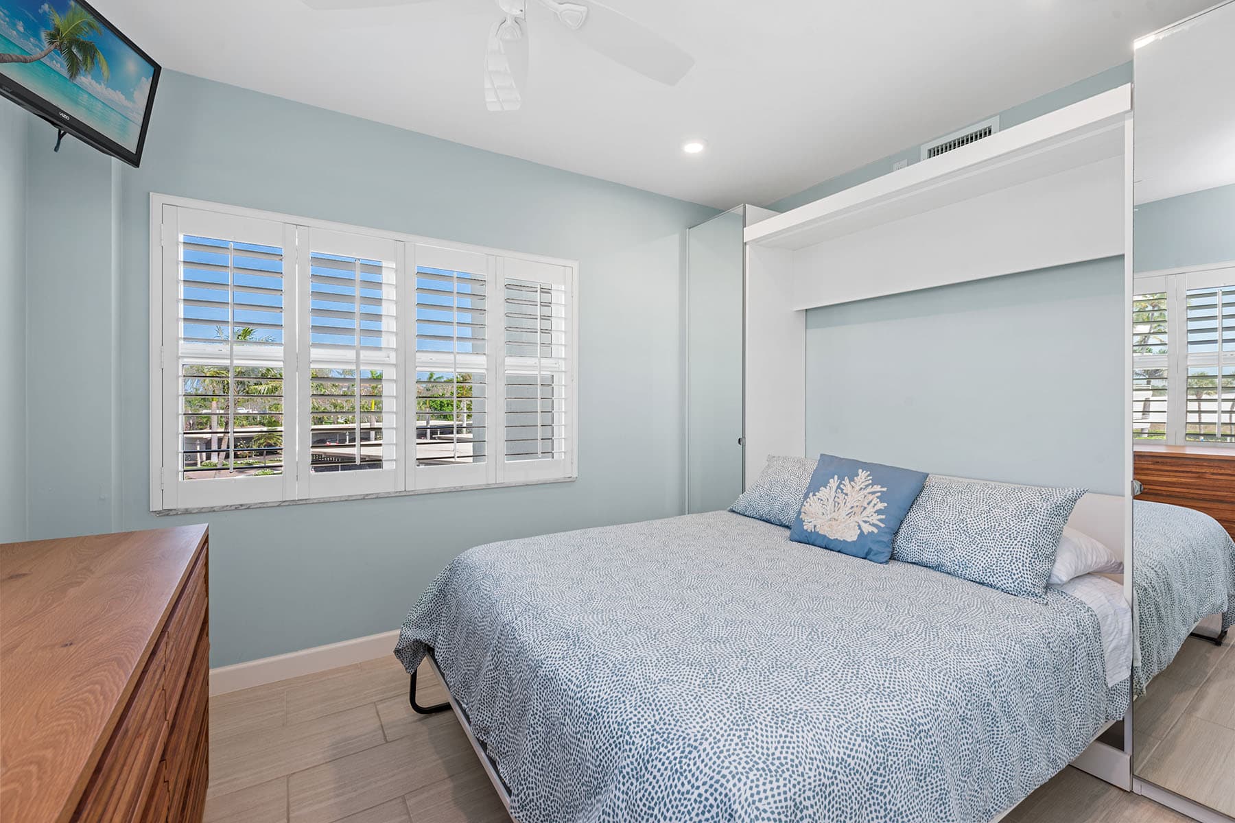 220 Seaview Court  - Photo 5