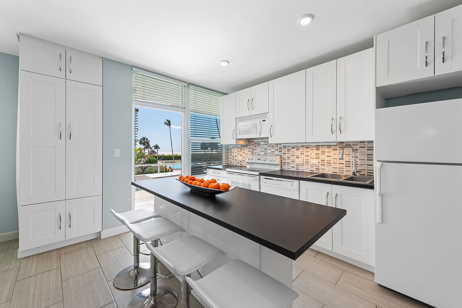 220 Seaview Court  - Photo 2