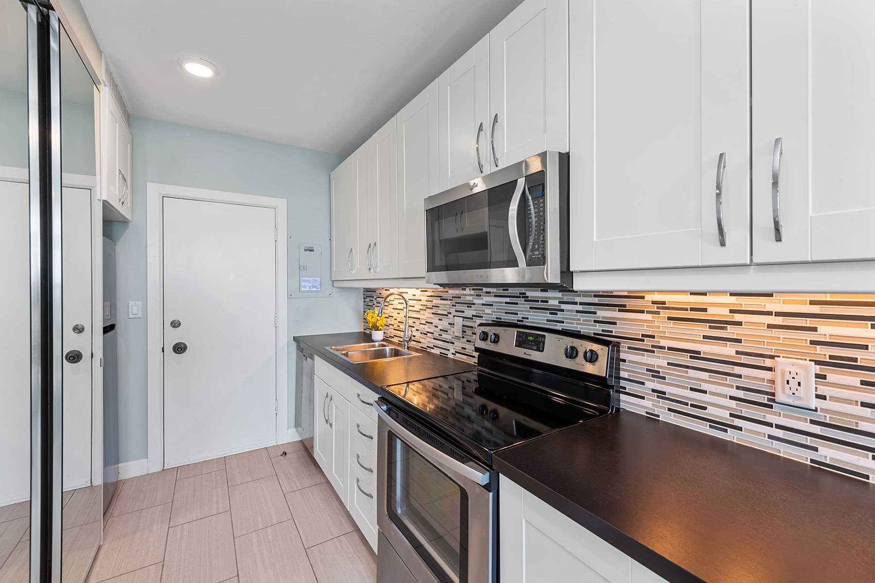 220 Seaview Court  - Photo 6