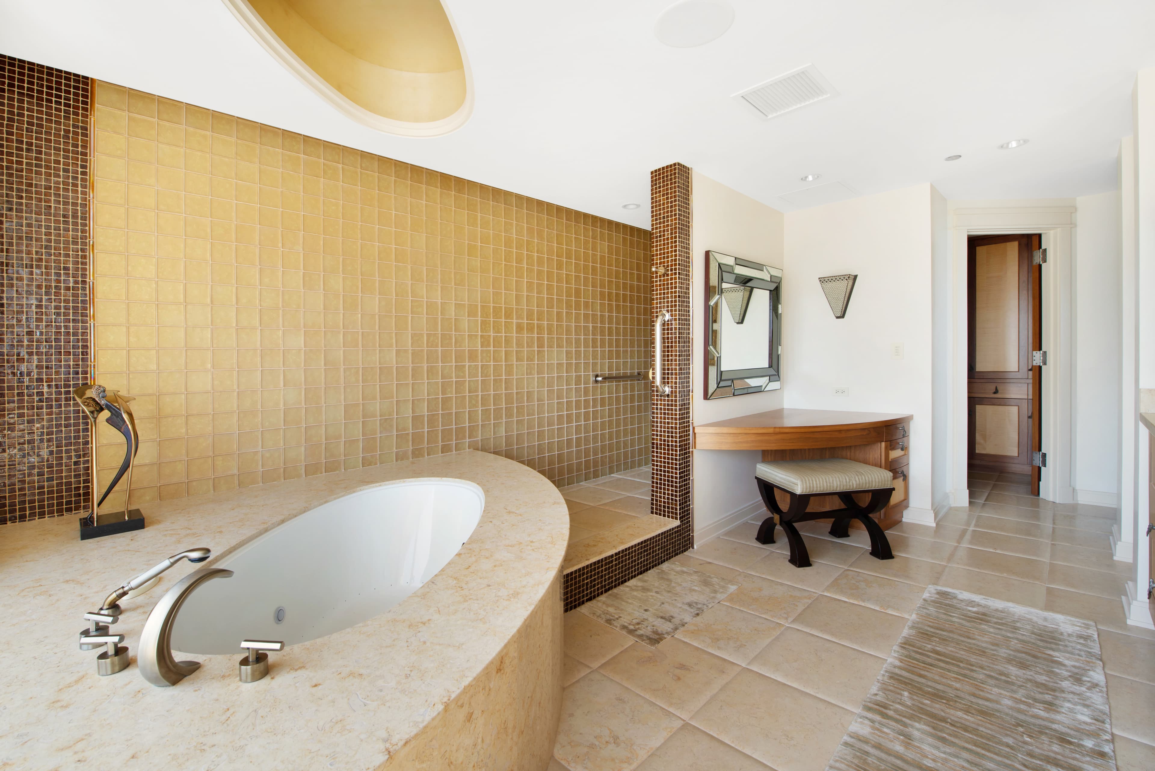 800 N Michigan Avenue Unit# 4201 - Photo 3