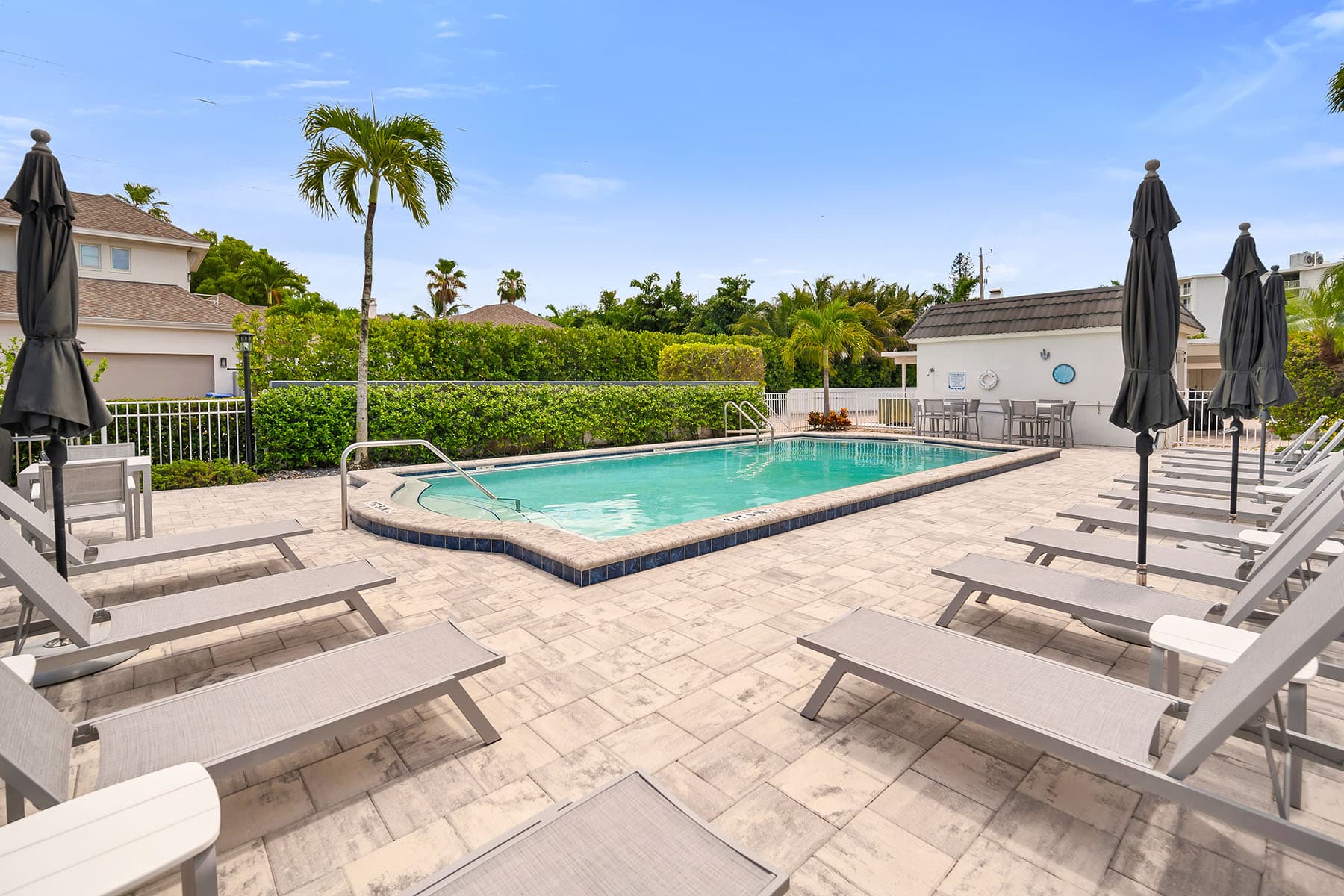 290 Banyan Boulevard  - Photo 6