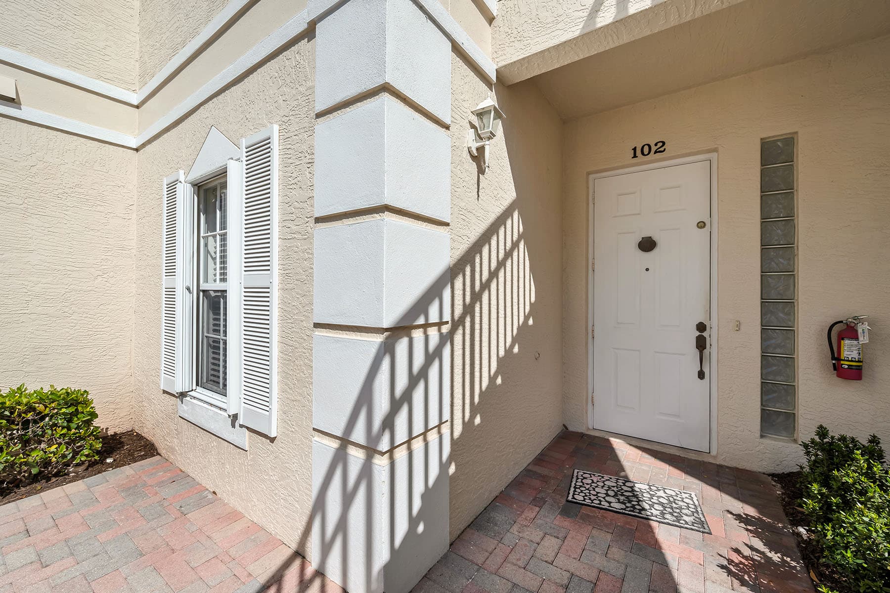 1360 Sweetwater Cove  - Photo 10